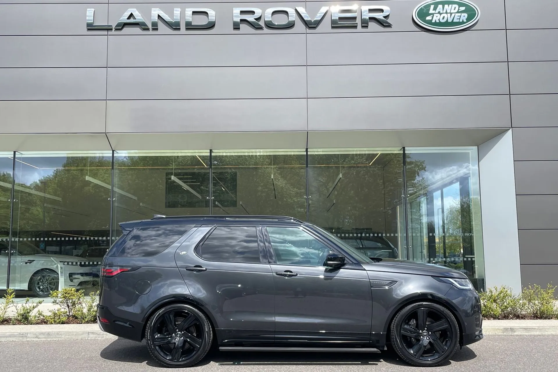 LAND ROVER DISCOVERY thumbnail image number 2