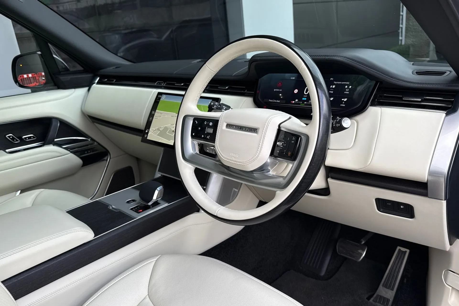 LAND ROVER RANGE ROVER thumbnail image number 19