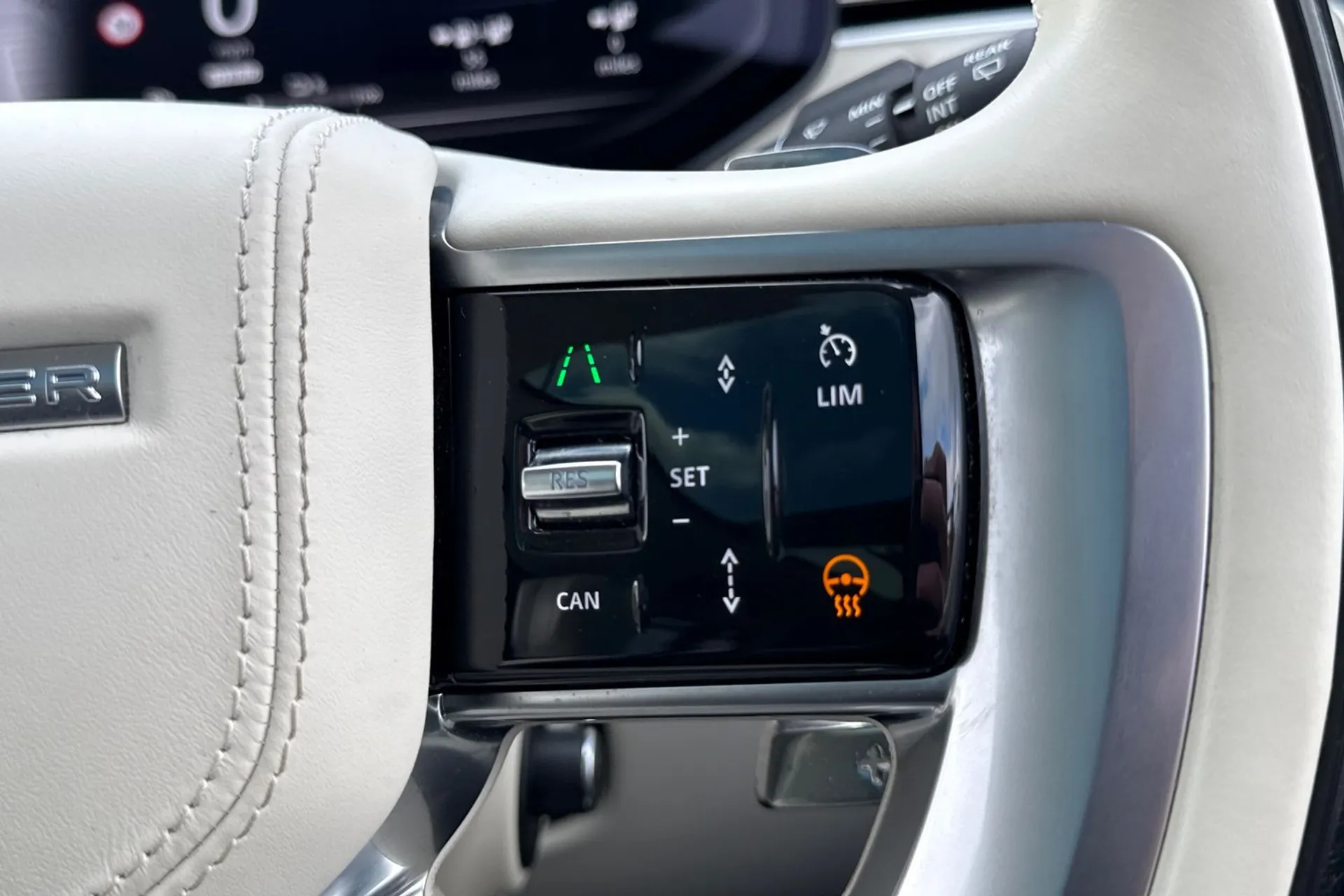 LAND ROVER RANGE ROVER thumbnail image number 35