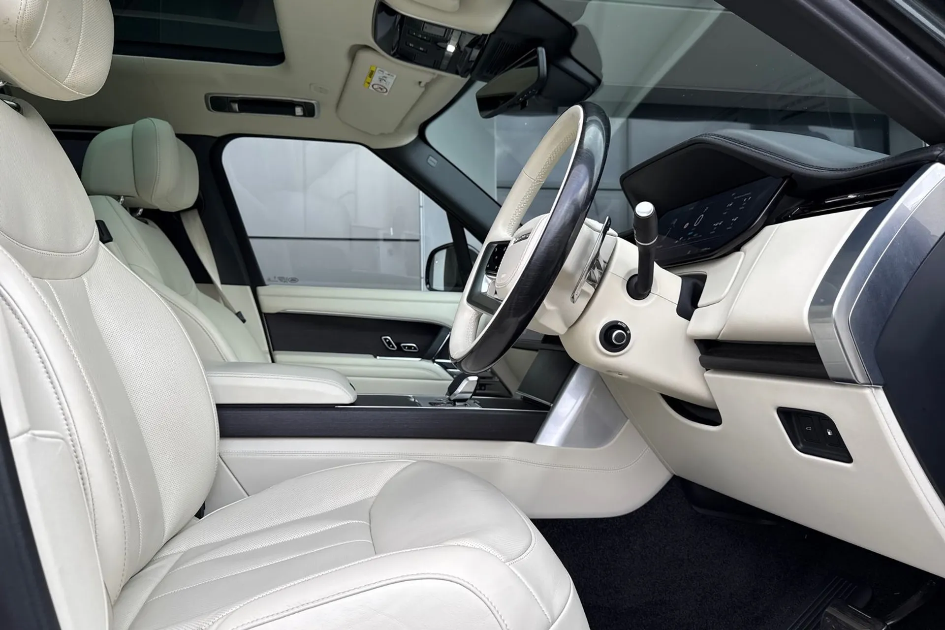 LAND ROVER RANGE ROVER thumbnail image number 18