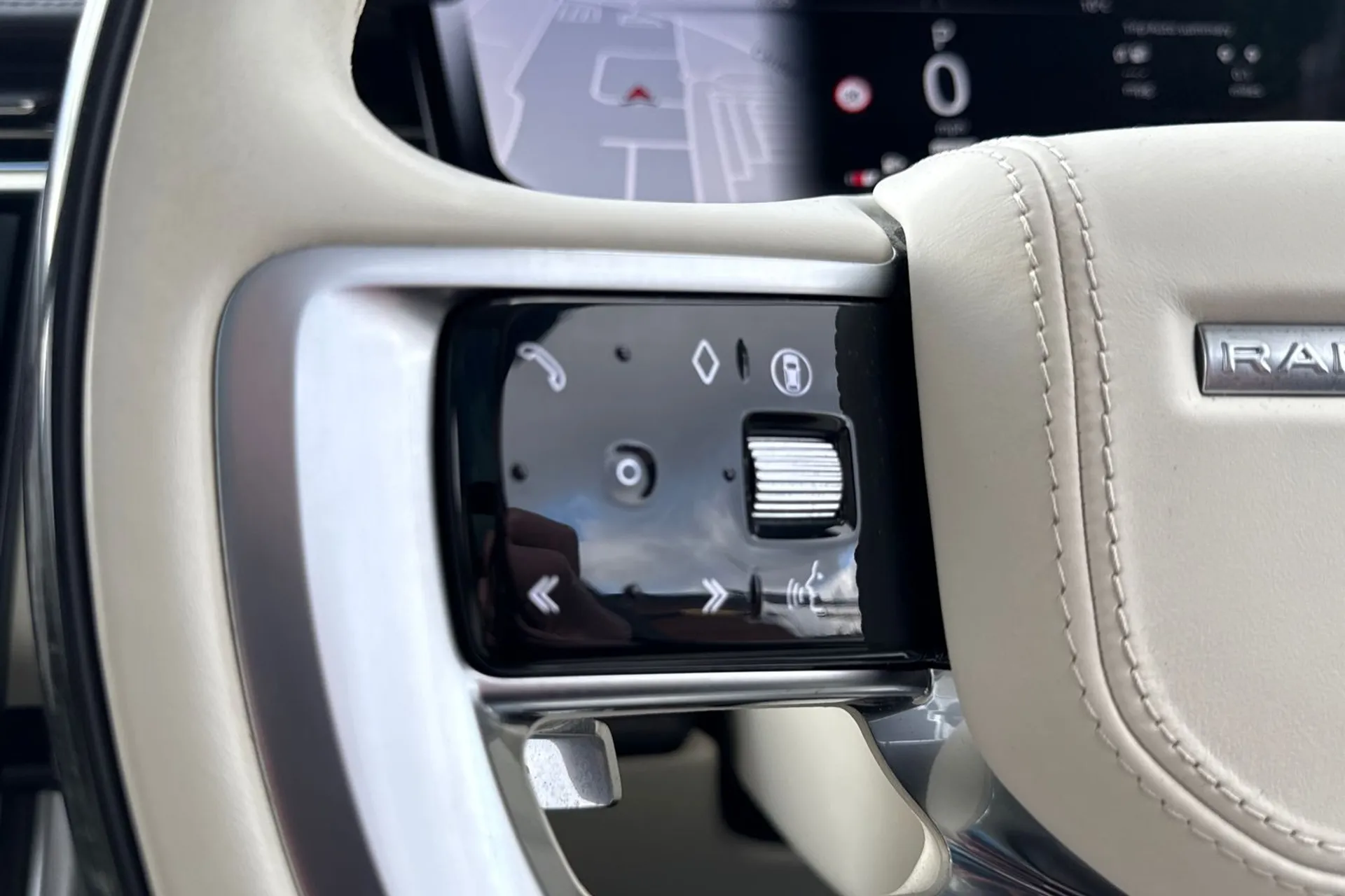 LAND ROVER RANGE ROVER thumbnail image number 33