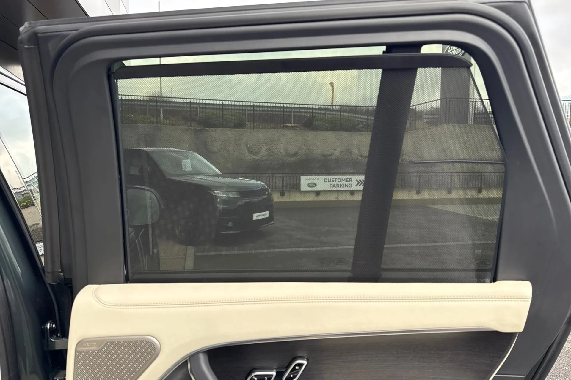 LAND ROVER RANGE ROVER thumbnail image number 52