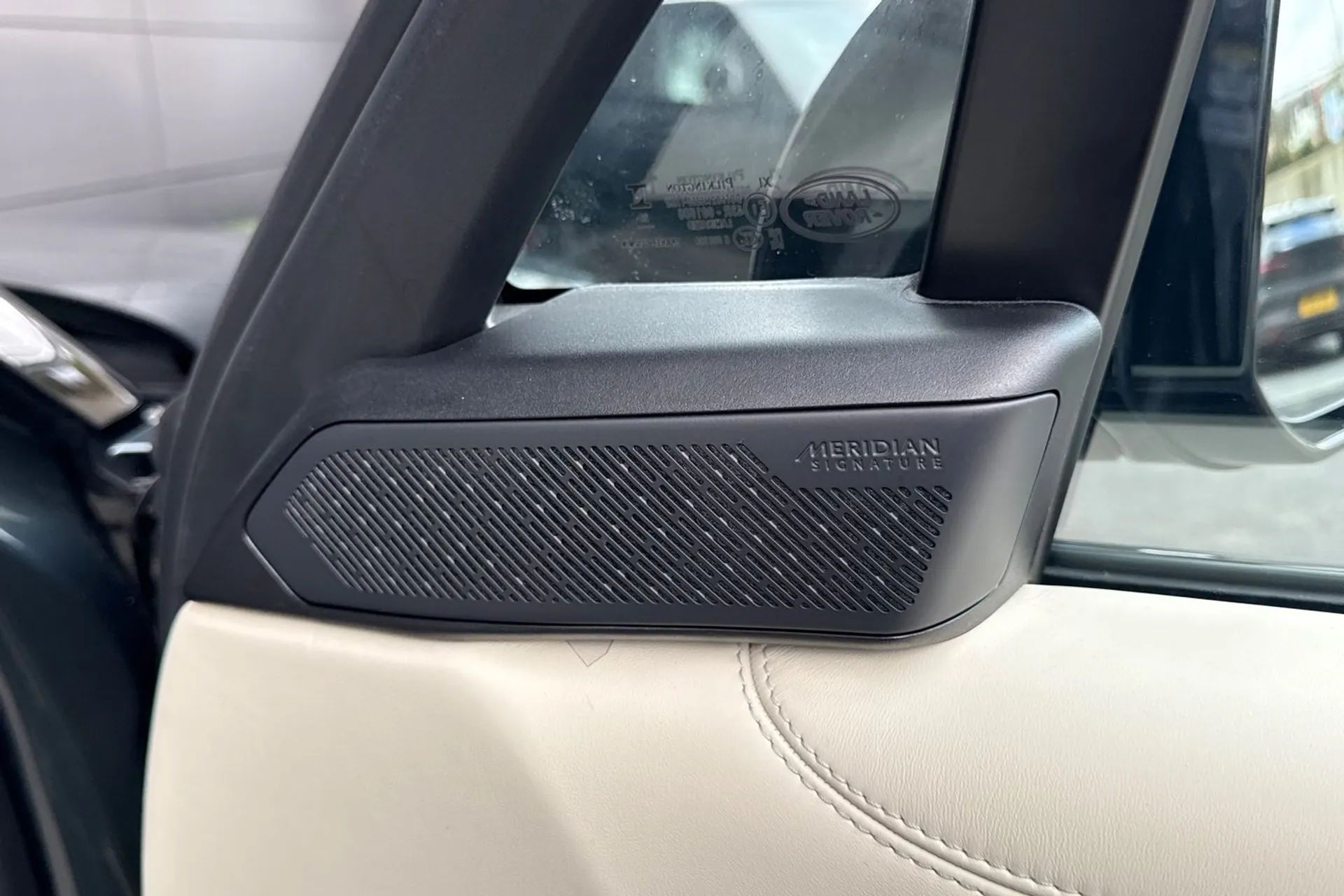 LAND ROVER RANGE ROVER thumbnail image number 24