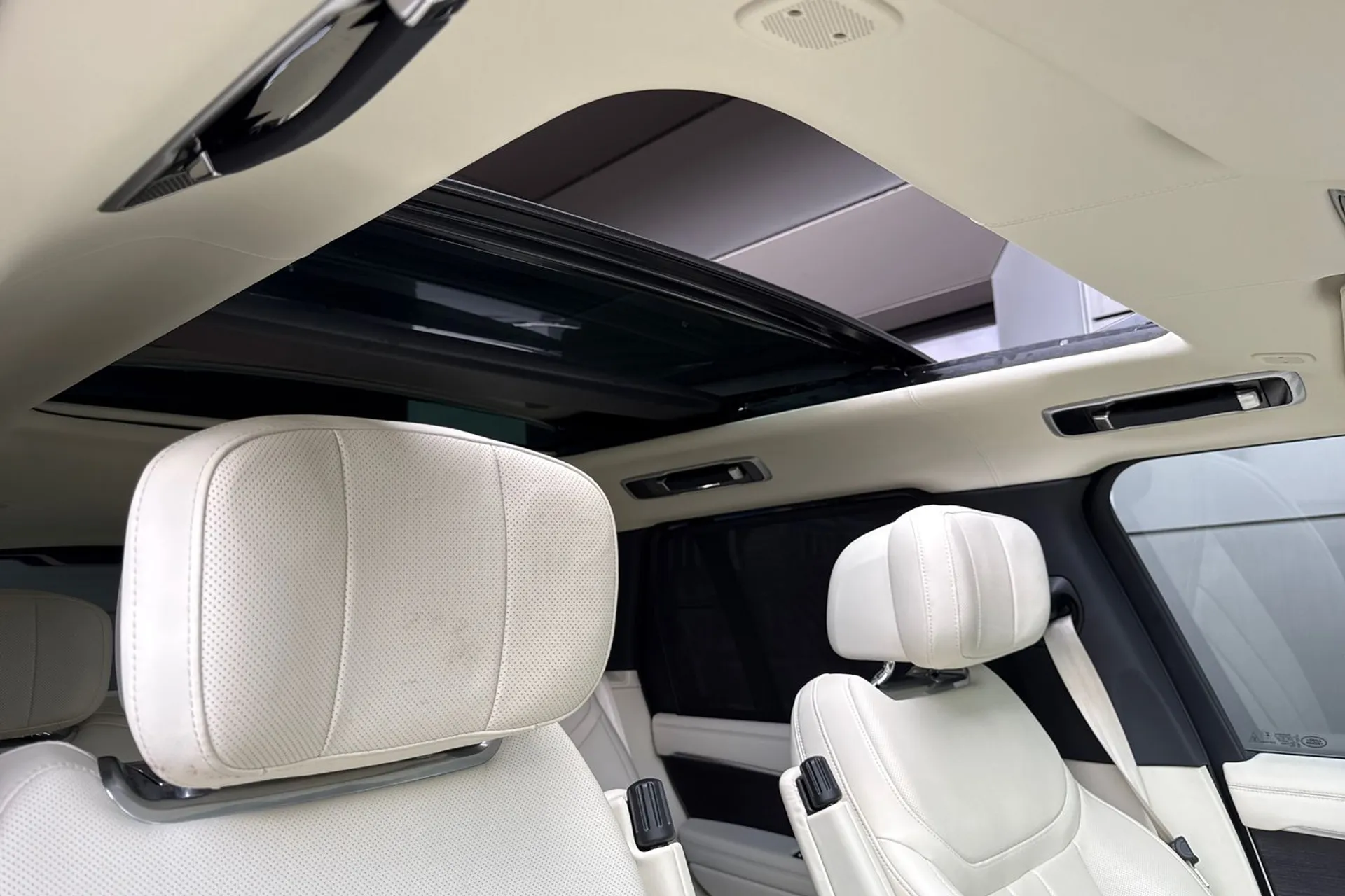 LAND ROVER RANGE ROVER thumbnail image number 11