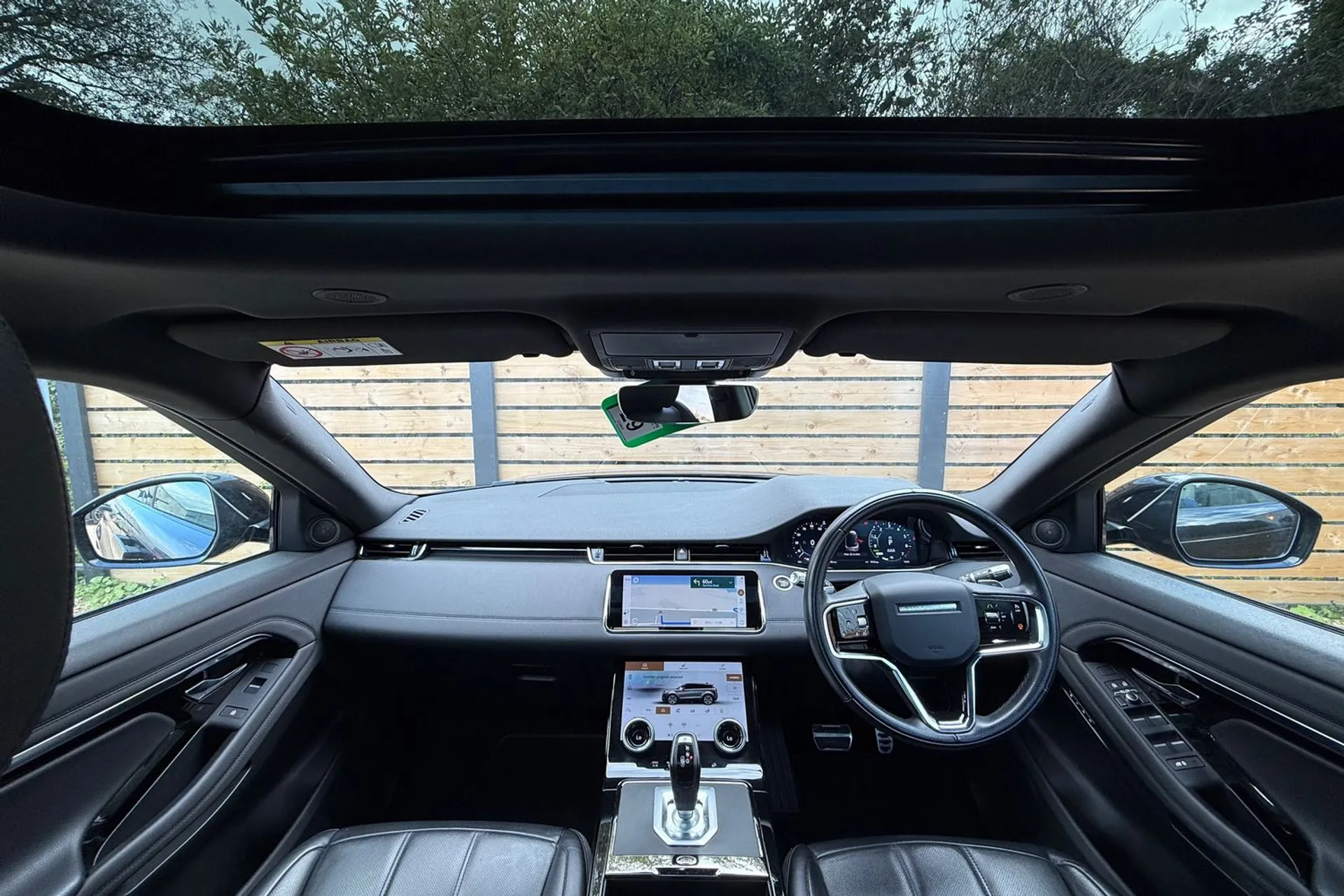 LAND ROVER RANGE ROVER EVOQUE thumbnail image number 3