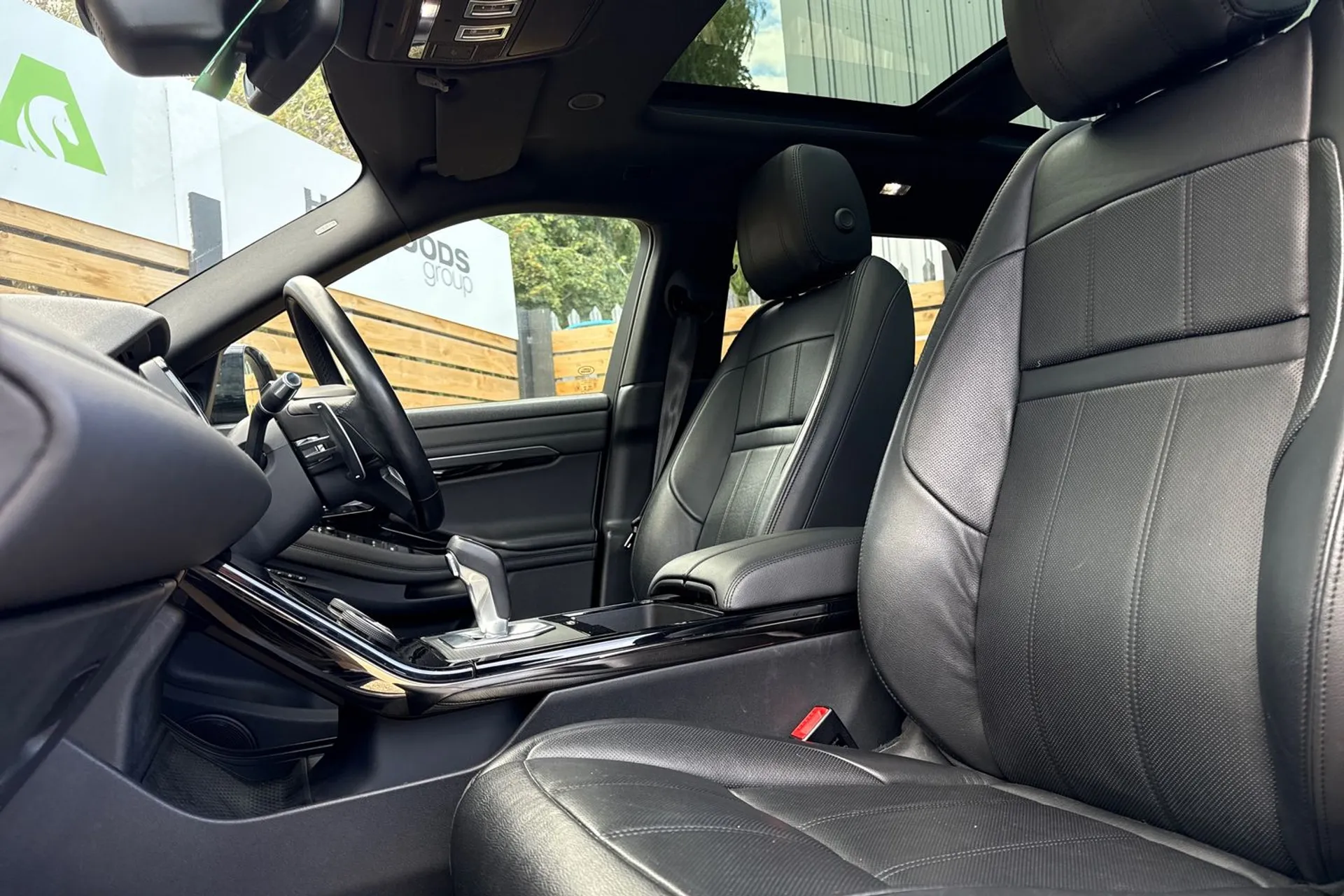 LAND ROVER RANGE ROVER EVOQUE thumbnail image number 30