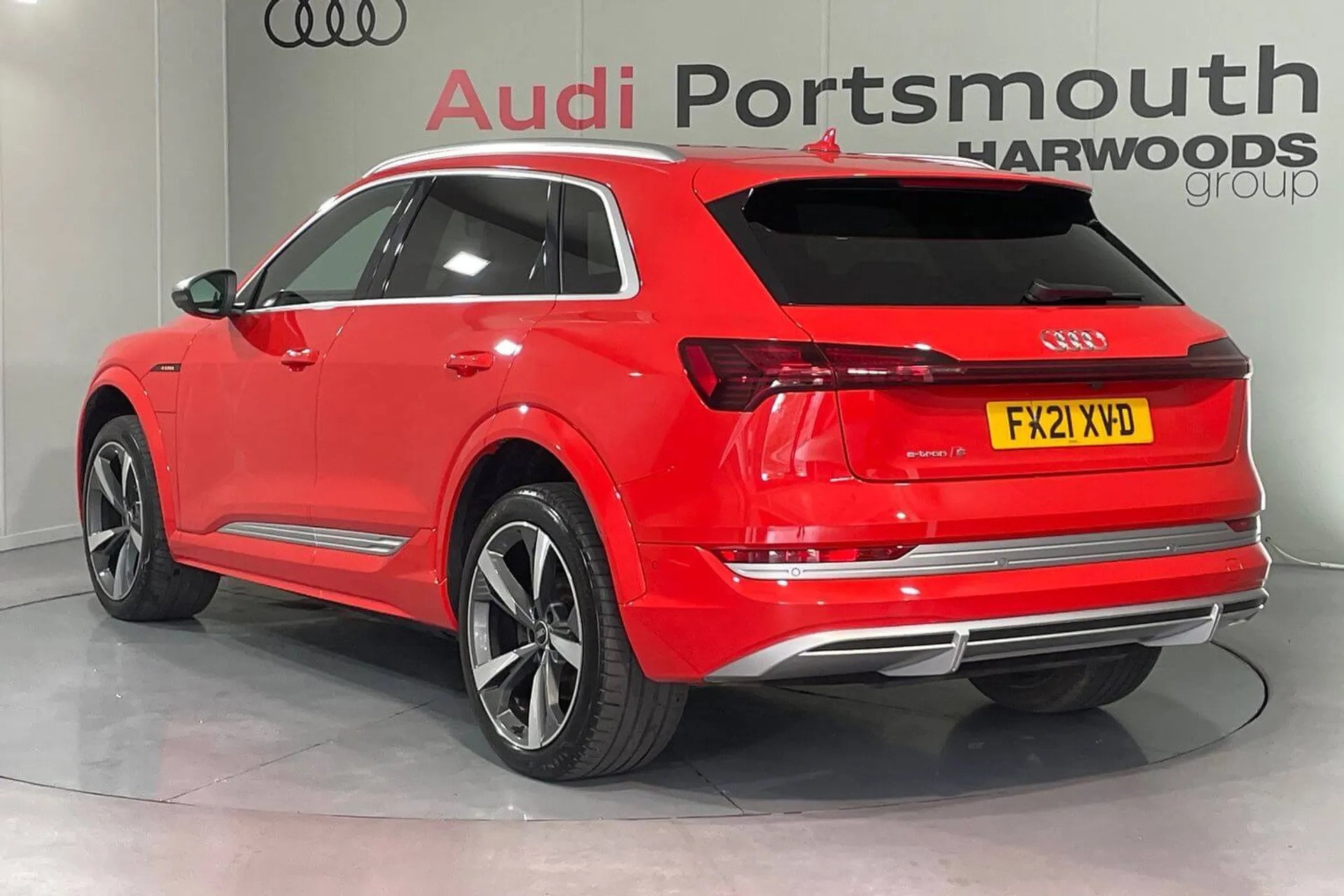 Audi e-tron thumbnail image number 5