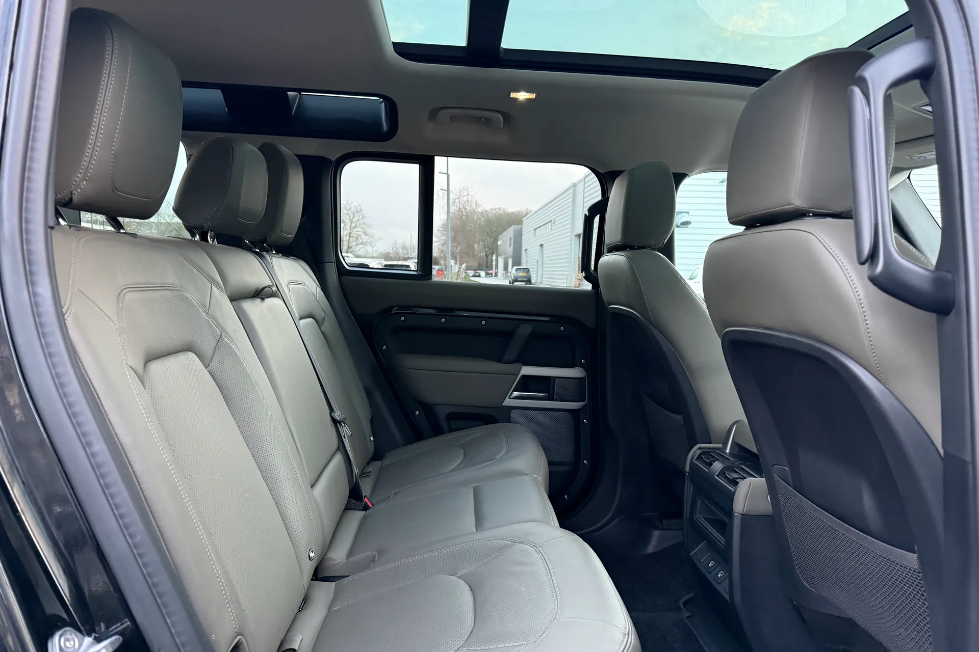 LAND ROVER DEFENDER thumbnail image number 45