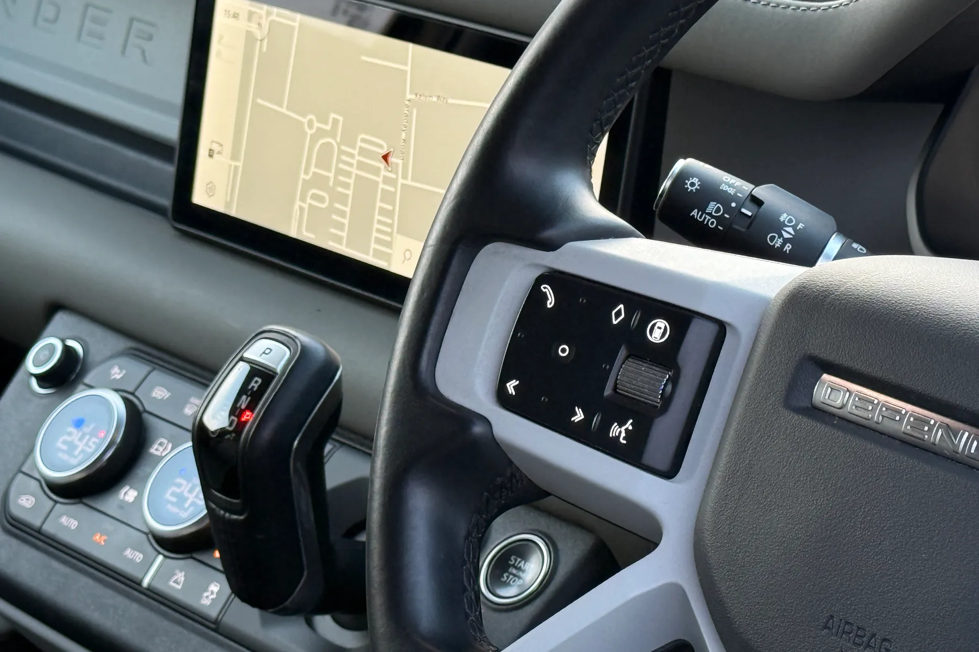 LAND ROVER DEFENDER thumbnail image number 53