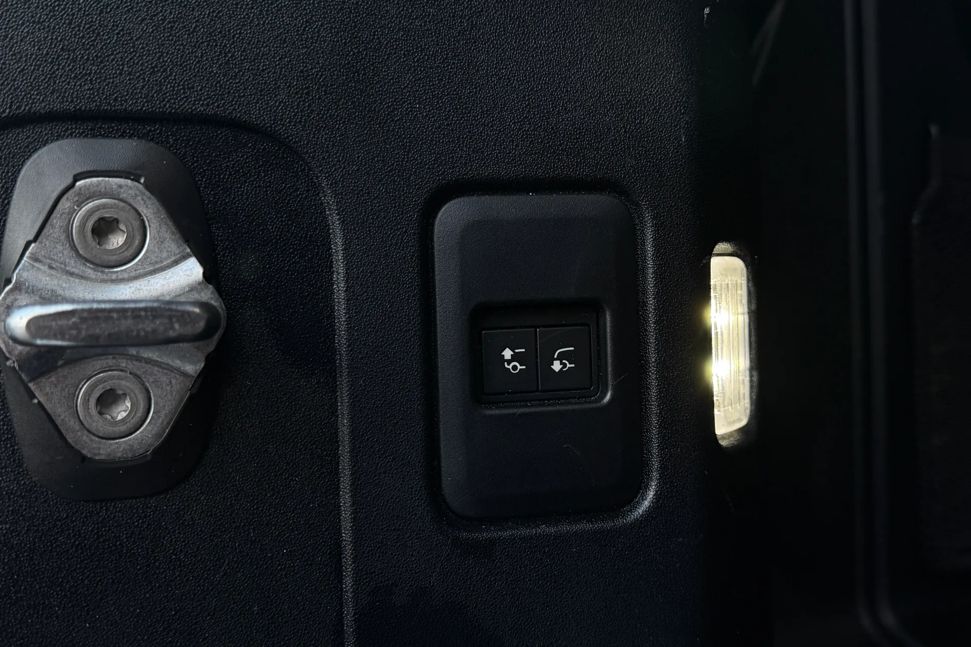 LAND ROVER DEFENDER thumbnail image number 41