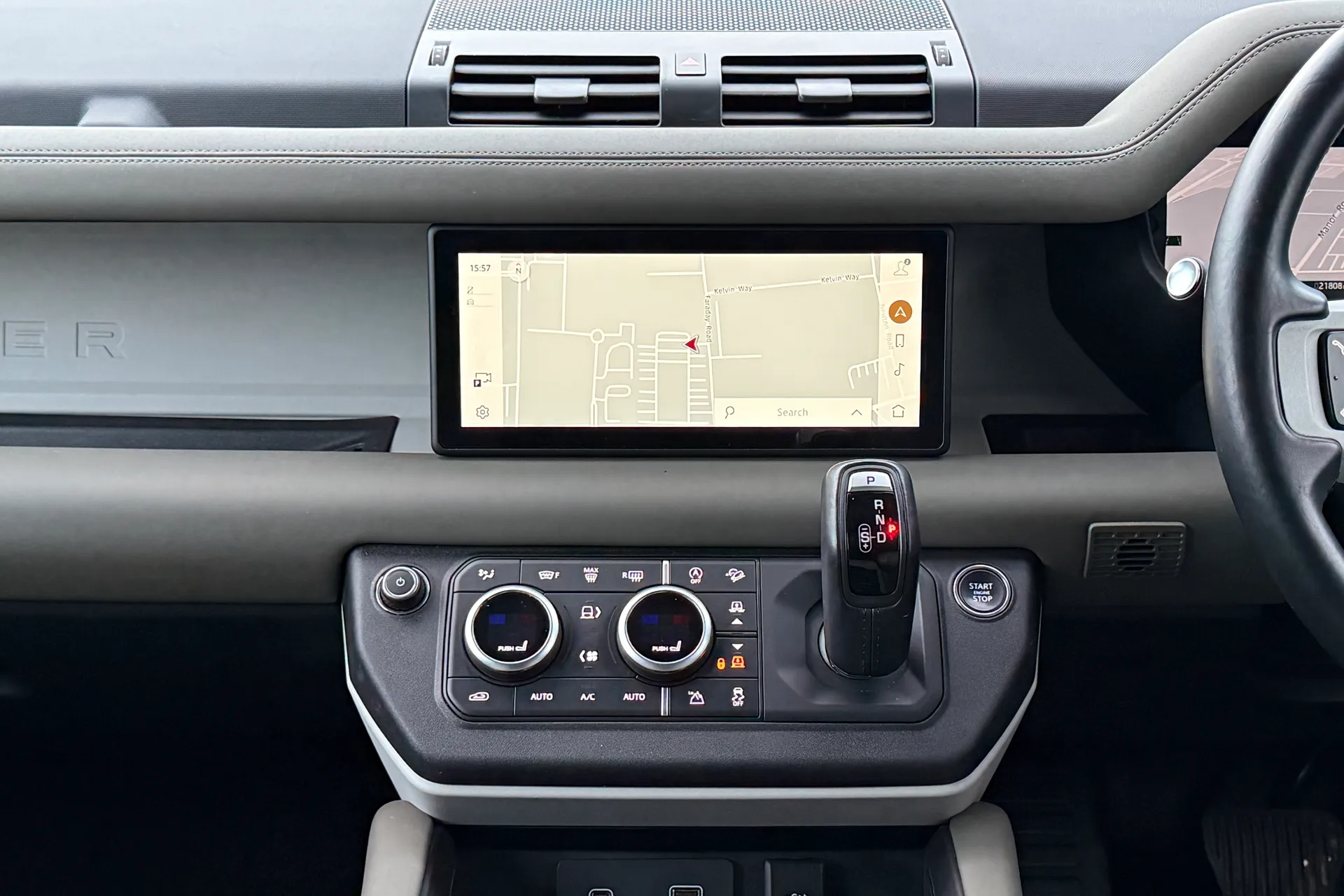 LAND ROVER DEFENDER thumbnail image number 24