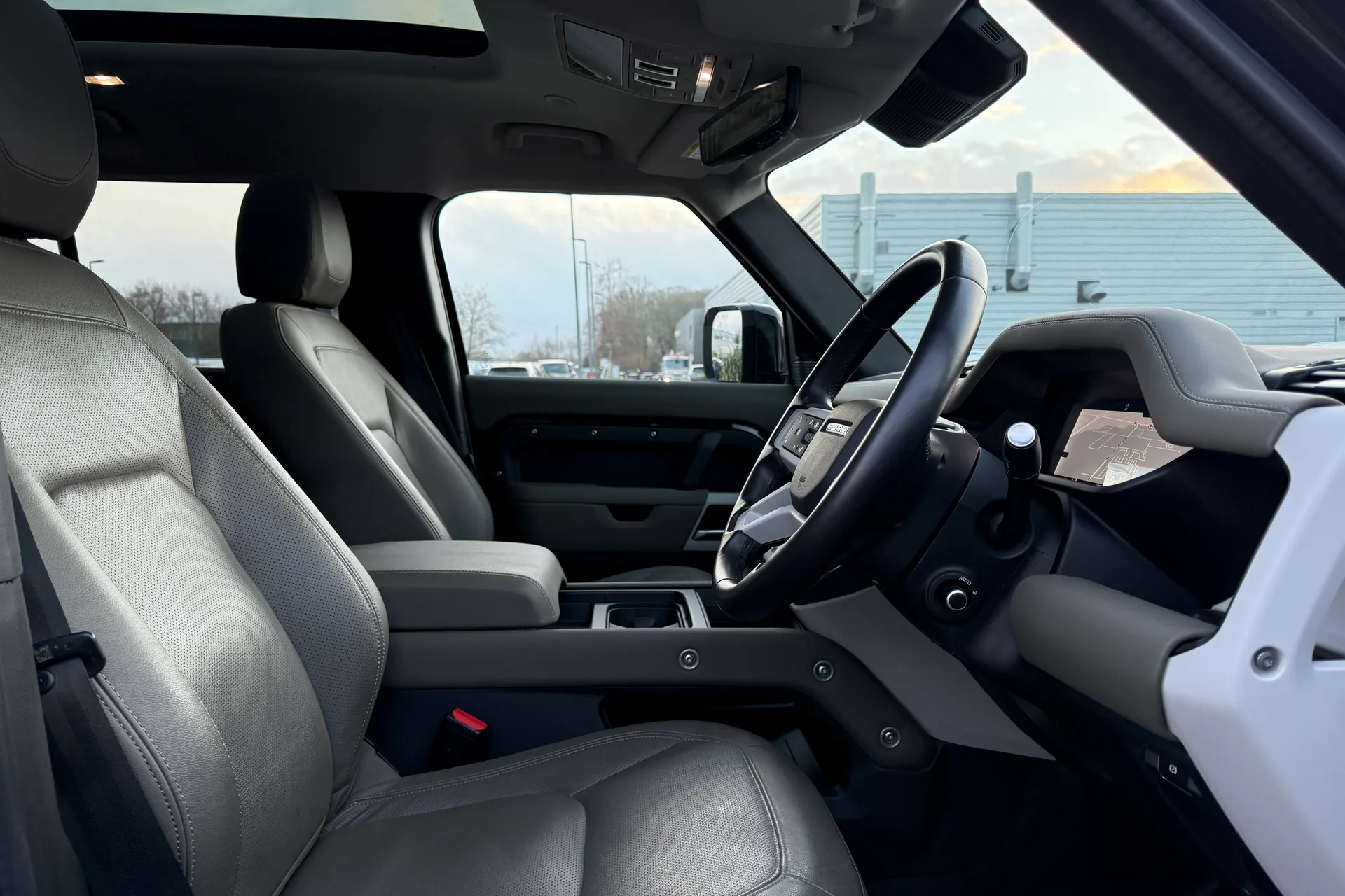 LAND ROVER DEFENDER thumbnail image number 49