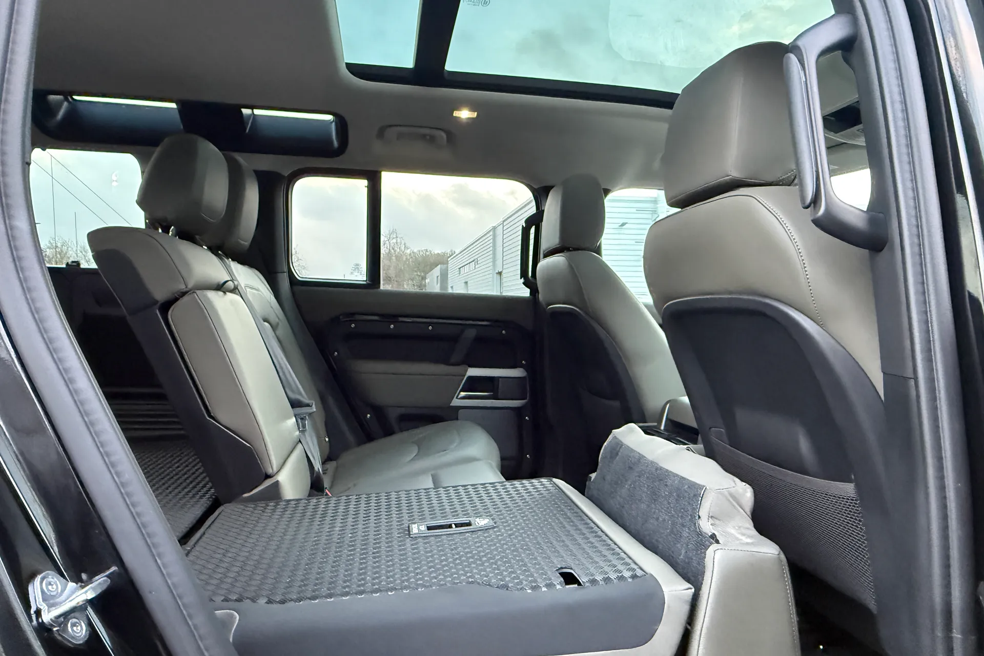 LAND ROVER DEFENDER thumbnail image number 43