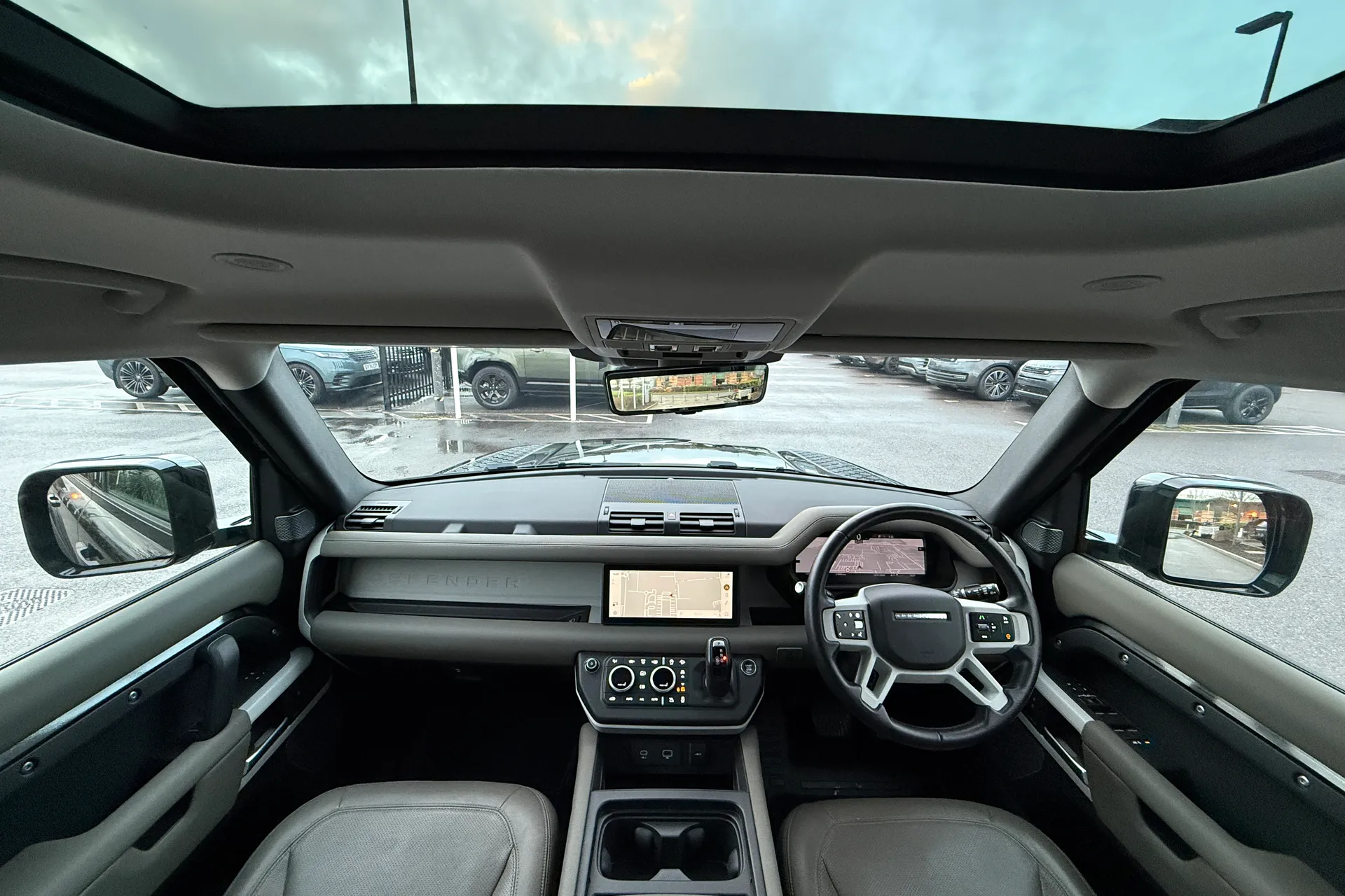 LAND ROVER DEFENDER thumbnail image number 4