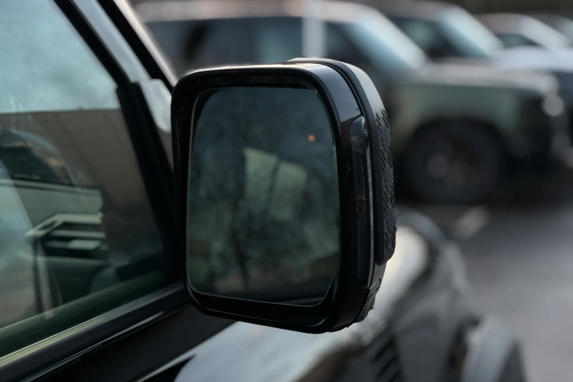 LAND ROVER DEFENDER thumbnail image number 15