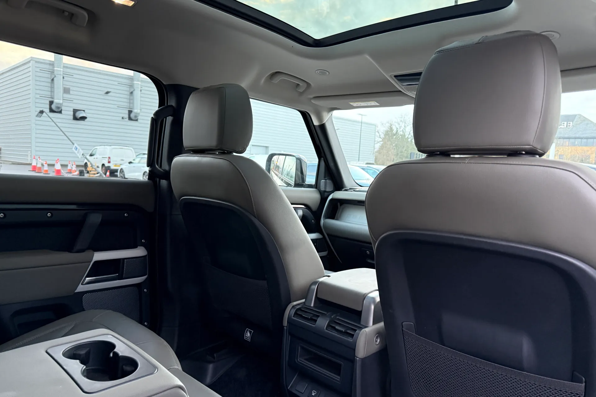 LAND ROVER DEFENDER thumbnail image number 46