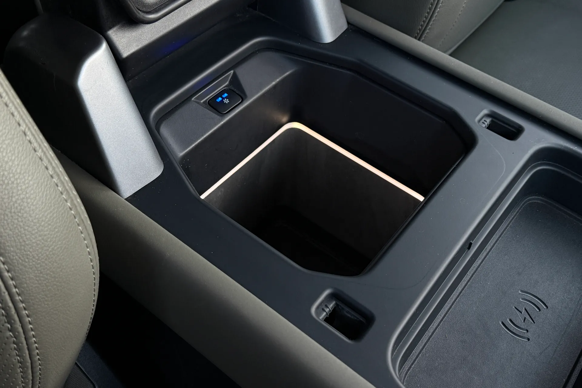 LAND ROVER DEFENDER thumbnail image number 25