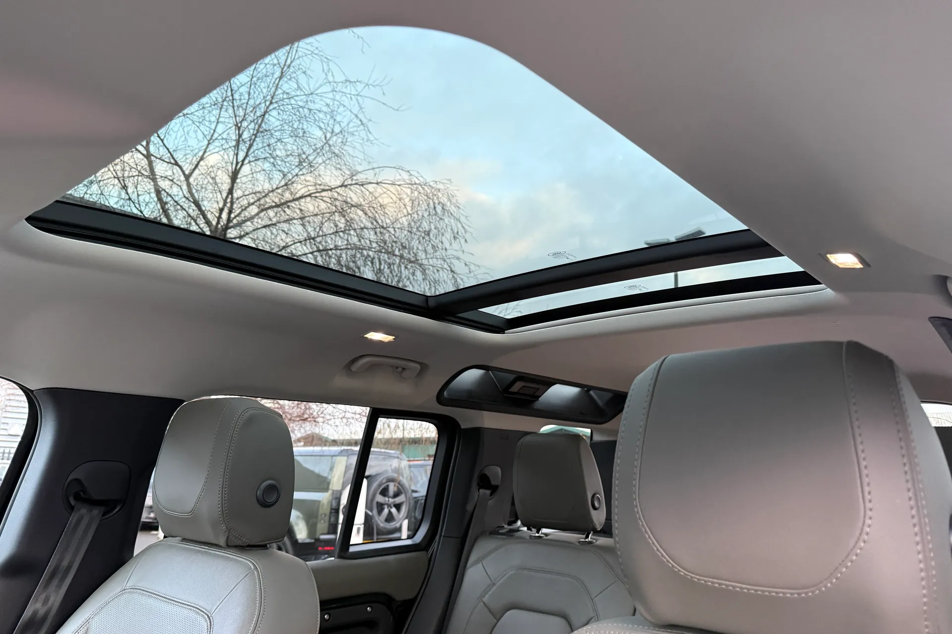 LAND ROVER DEFENDER thumbnail image number 6