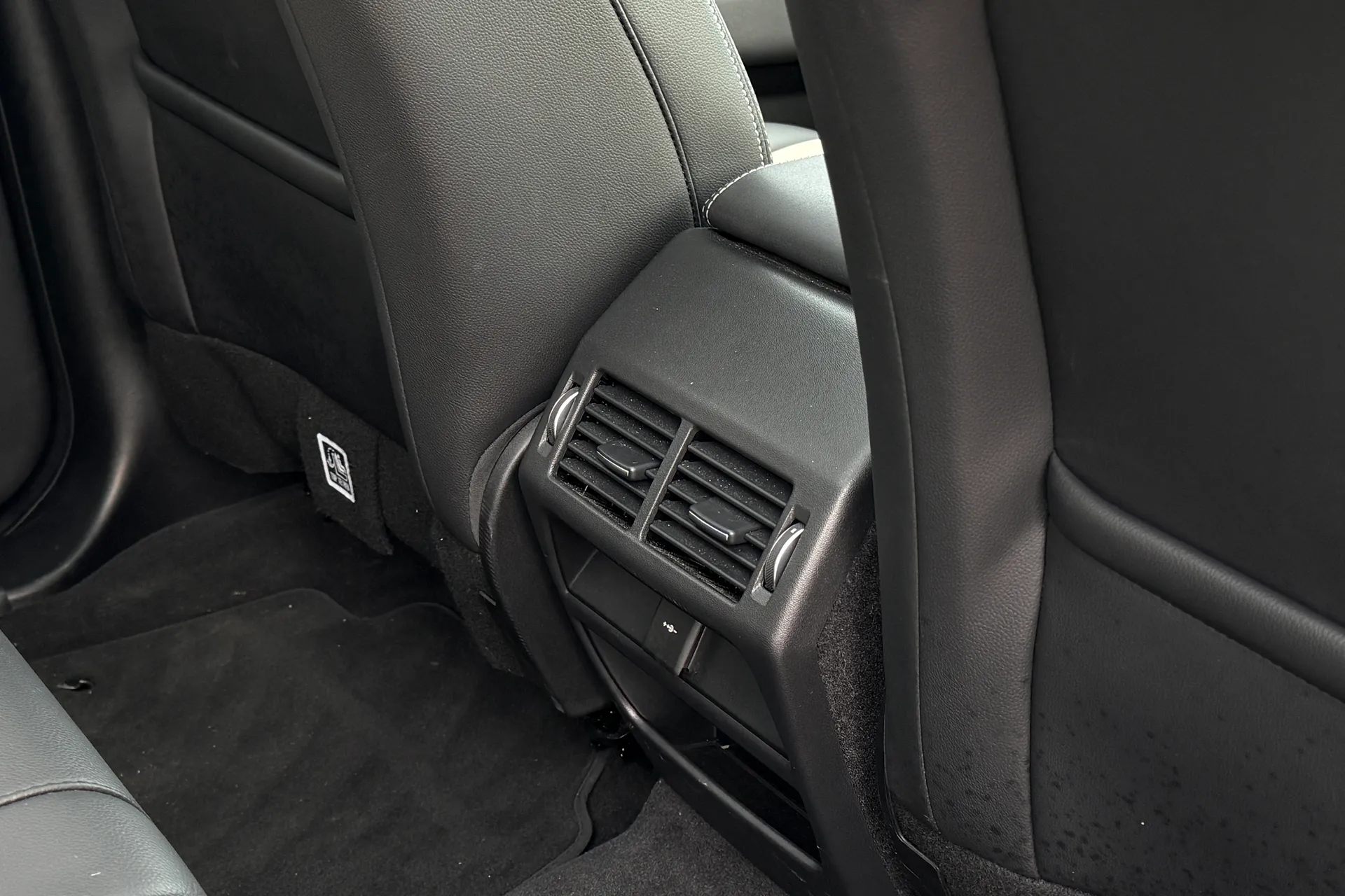 LAND ROVER DISCOVERY SPORT thumbnail image number 30