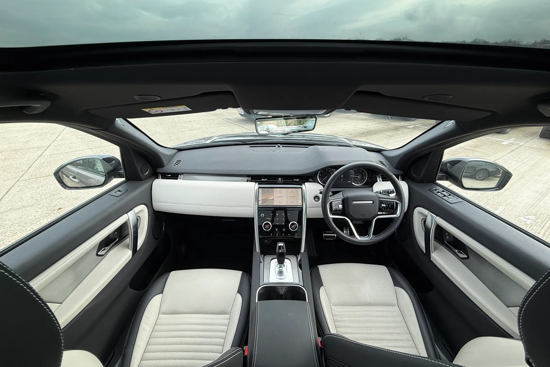 LAND ROVER DISCOVERY SPORT thumbnail image number 3