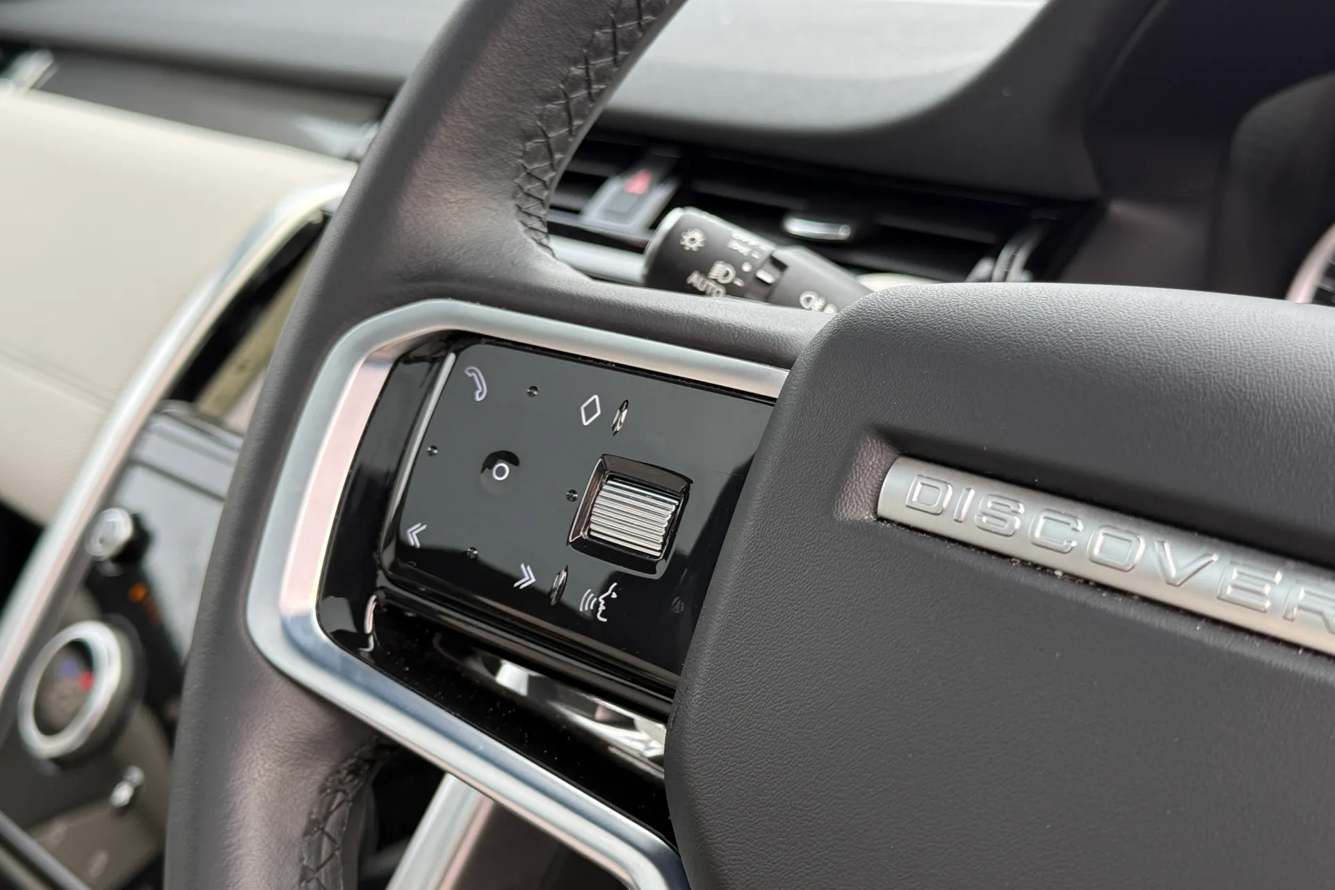 LAND ROVER DISCOVERY SPORT thumbnail image number 39