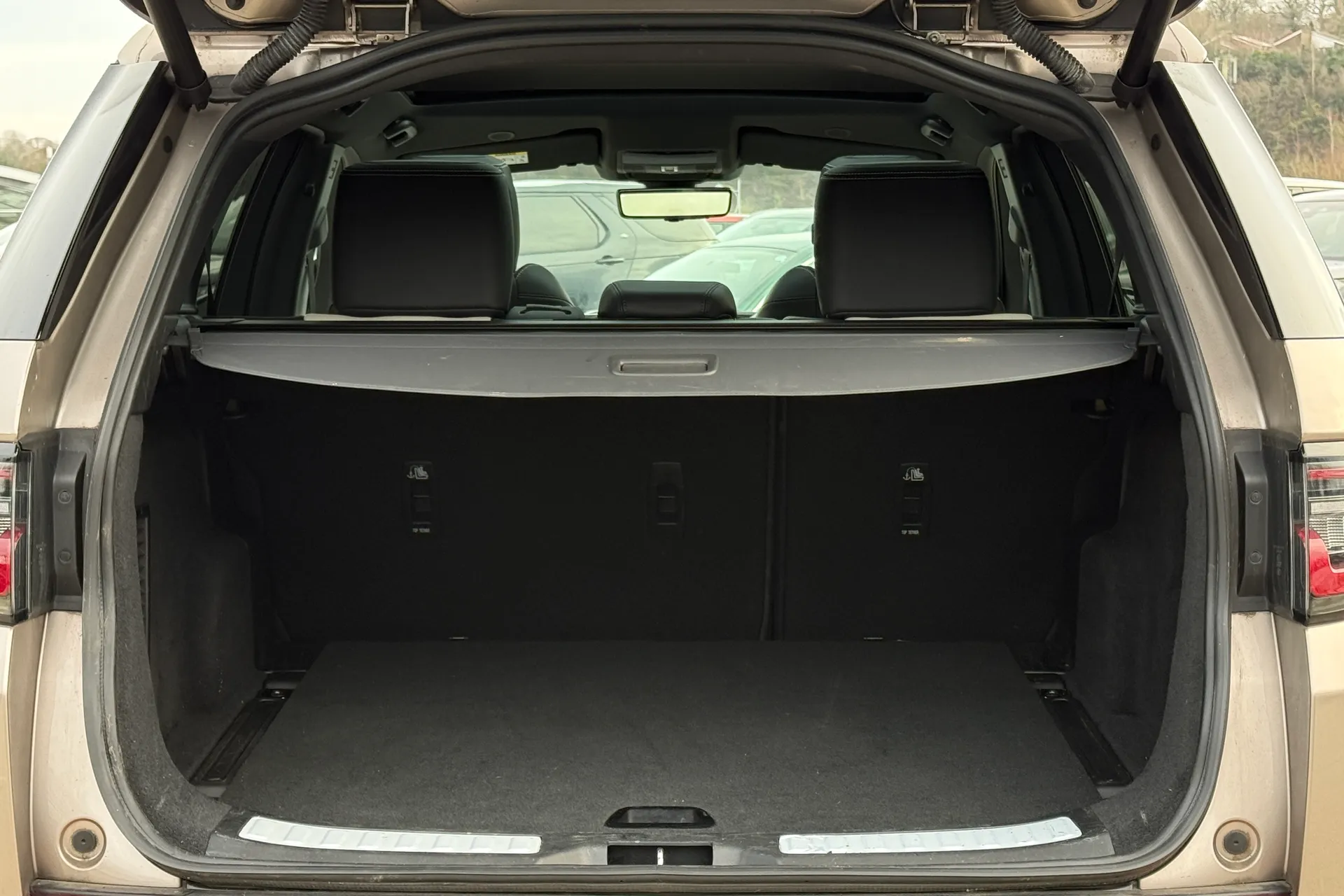 LAND ROVER DISCOVERY SPORT thumbnail image number 27