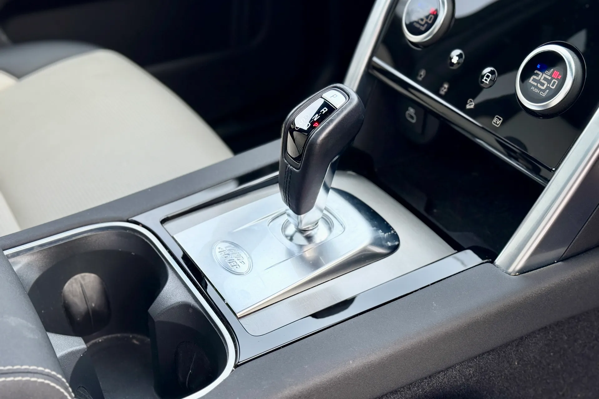 LAND ROVER DISCOVERY SPORT thumbnail image number 18