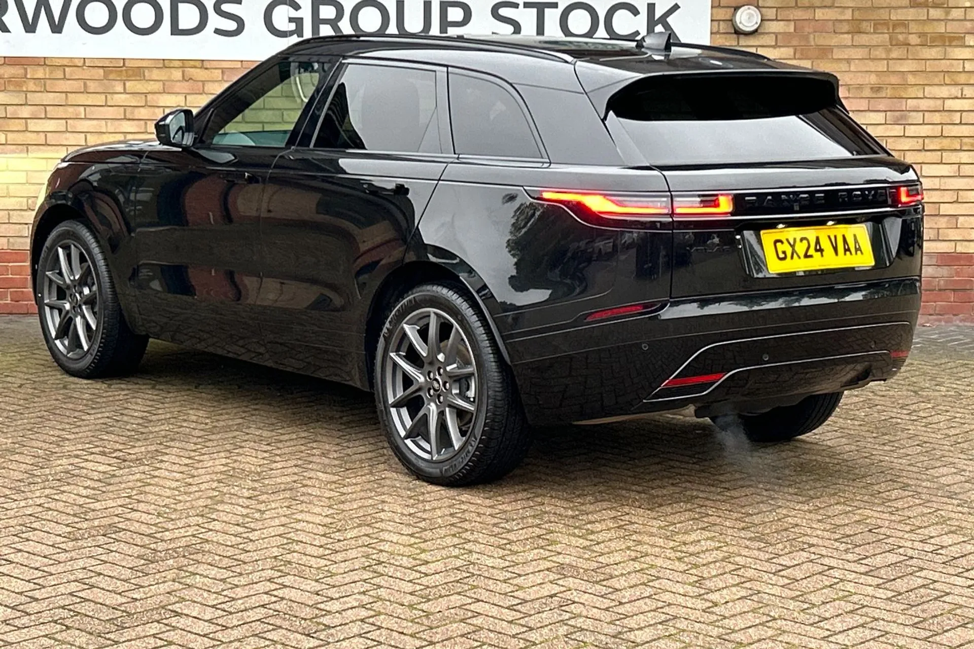 LAND ROVER RANGE ROVER VELAR thumbnail image number 7