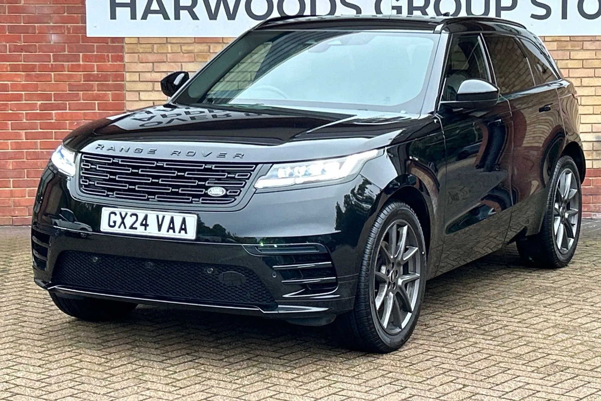 LAND ROVER RANGE ROVER VELAR thumbnail image number 16