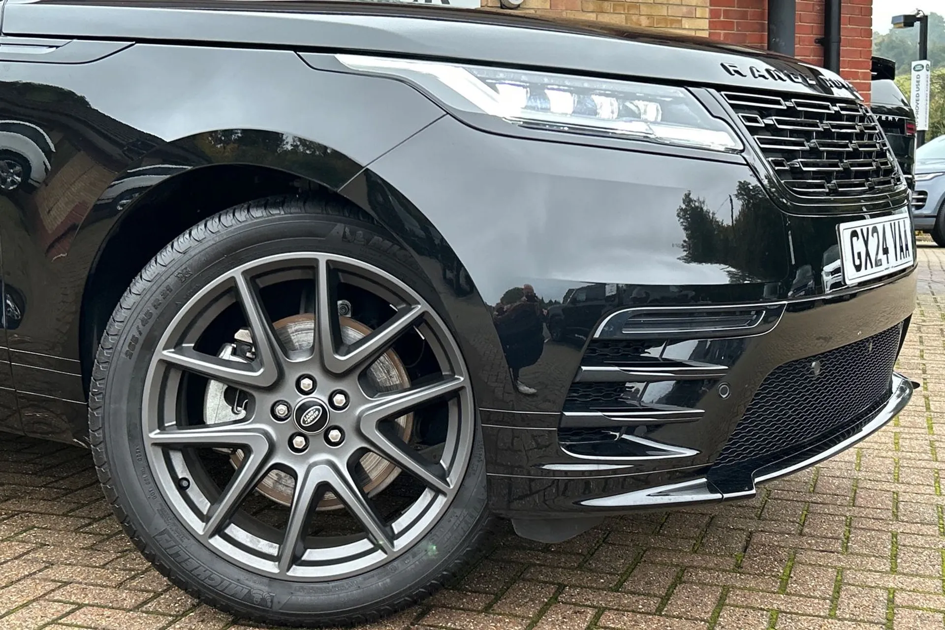 LAND ROVER RANGE ROVER VELAR thumbnail image number 9