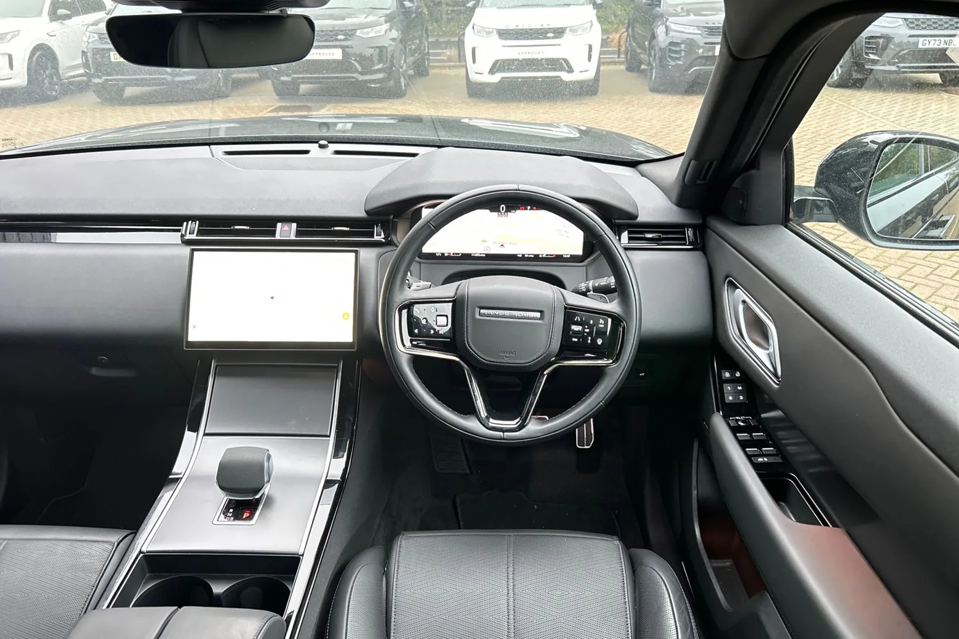 LAND ROVER RANGE ROVER VELAR thumbnail image number 26