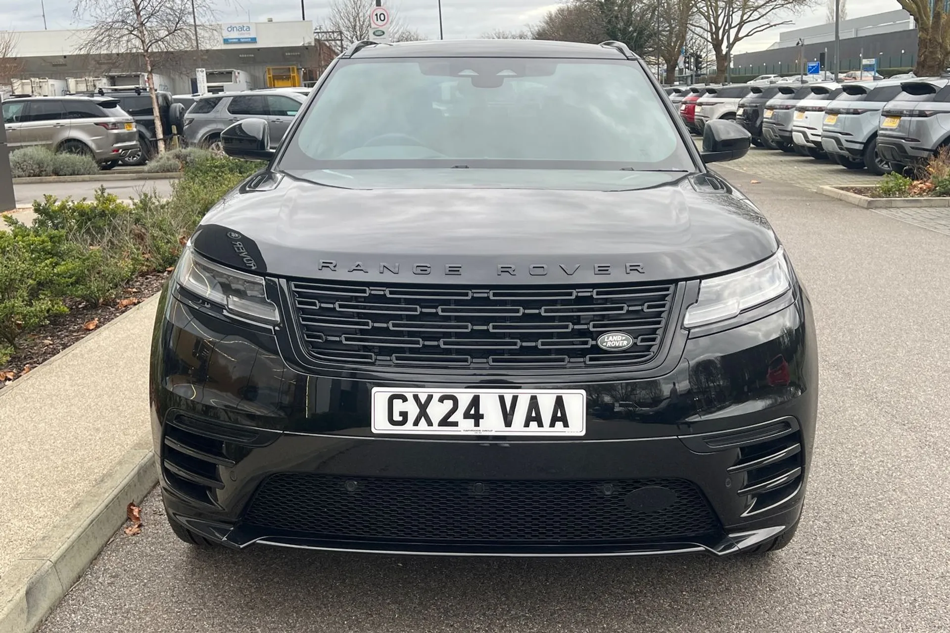 LAND ROVER RANGE ROVER VELAR thumbnail image number 36