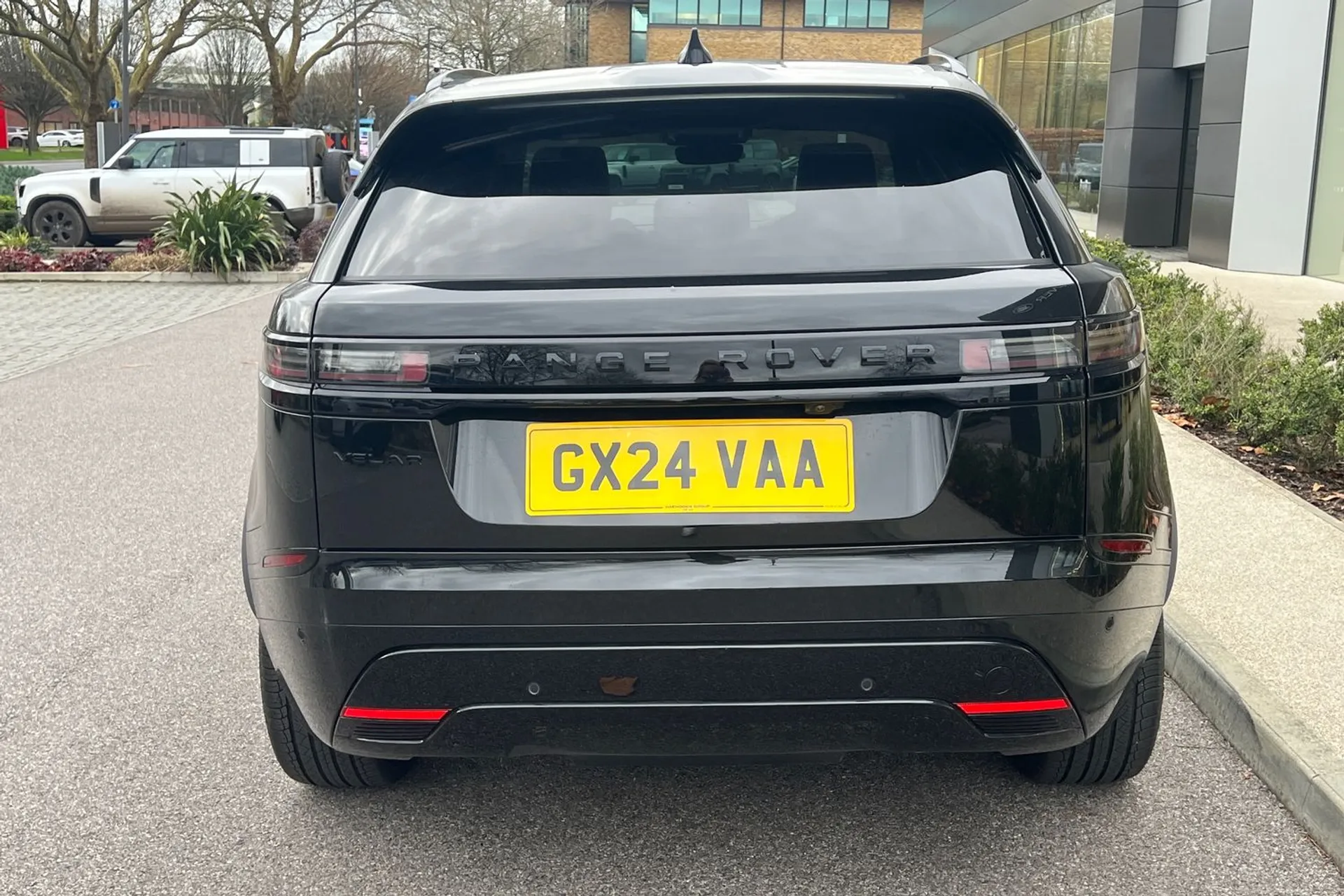 LAND ROVER RANGE ROVER VELAR thumbnail image number 26