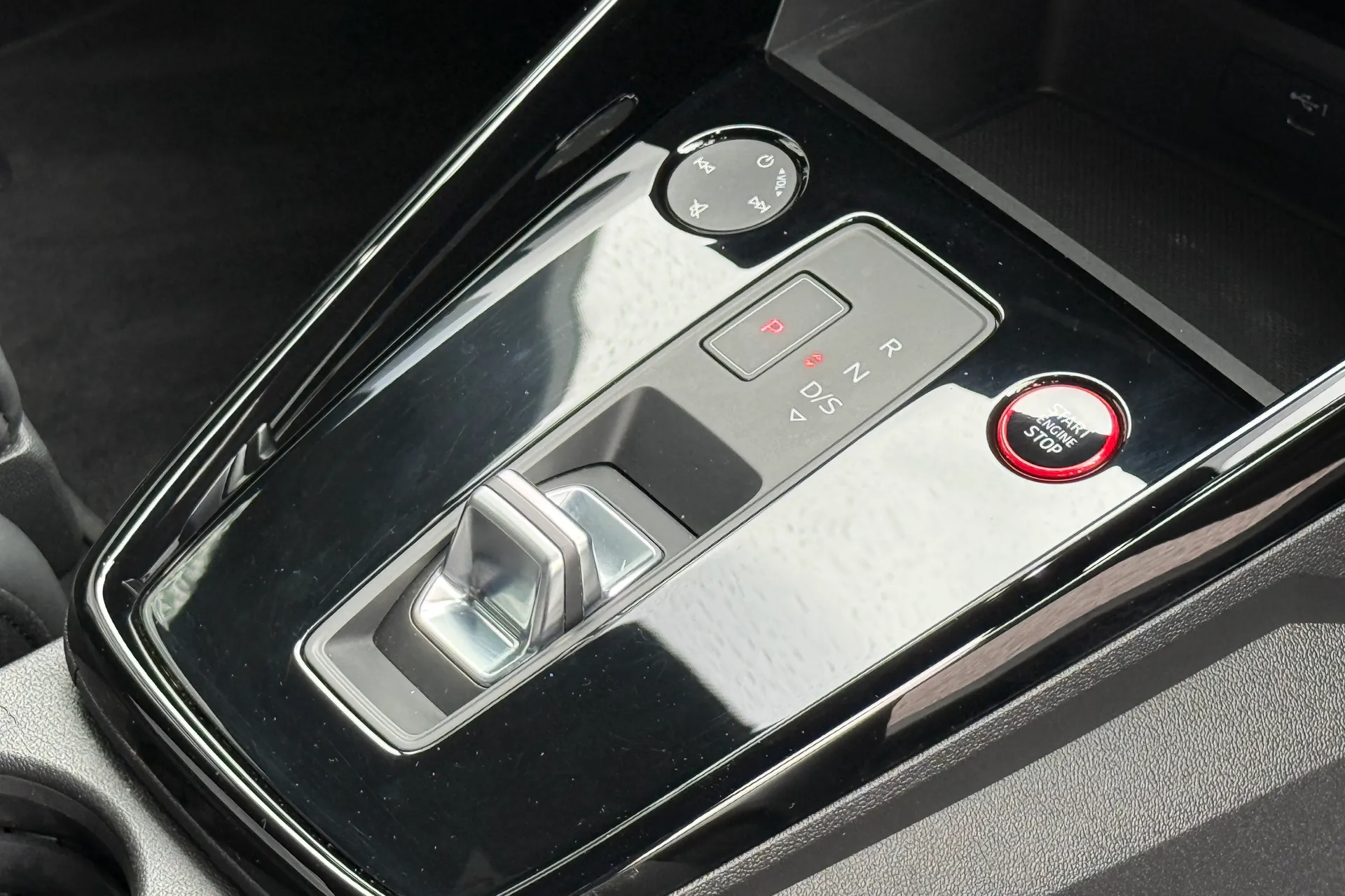 Audi RS3 thumbnail image number 13