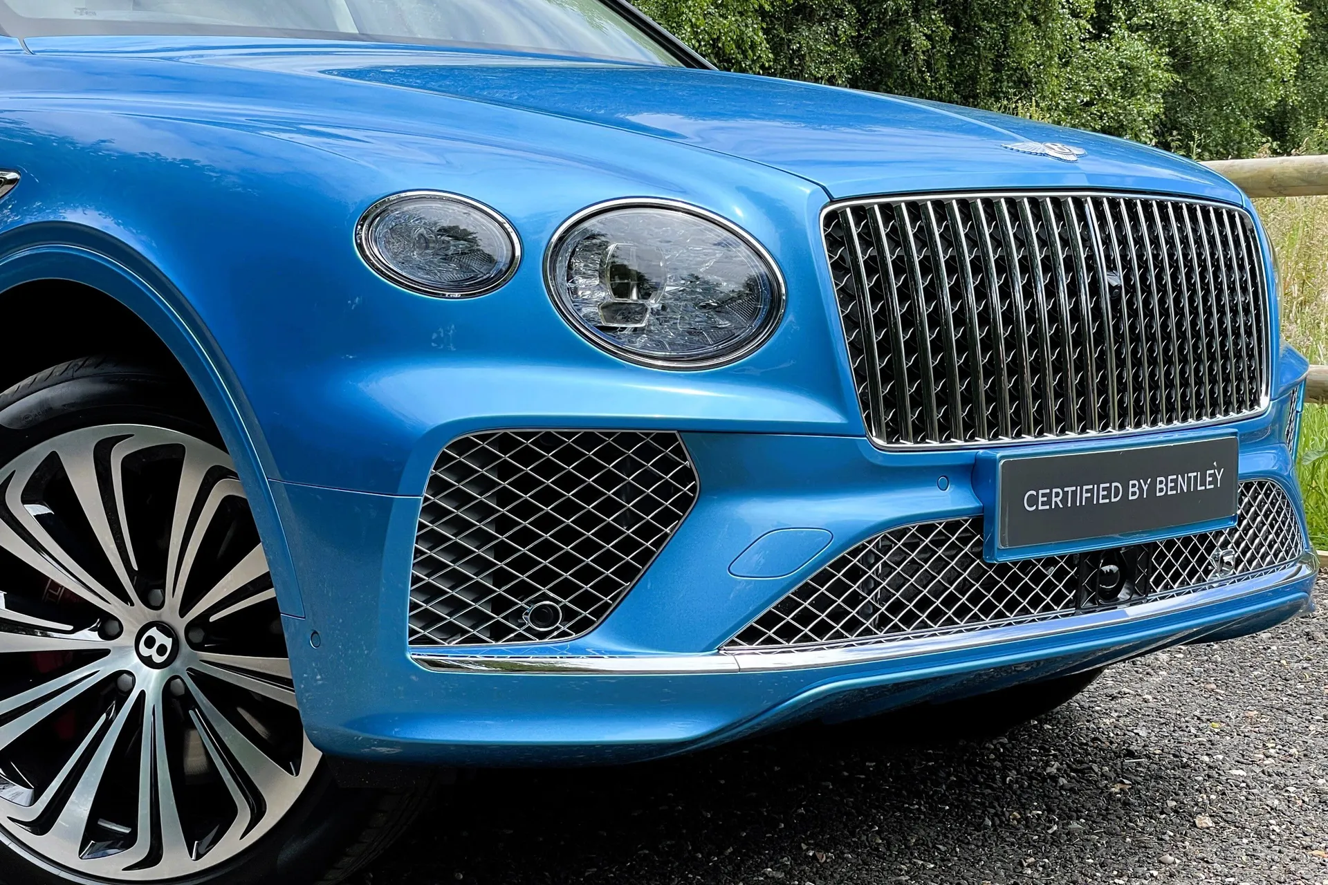 Bentley BENTAYGA thumbnail image number 7