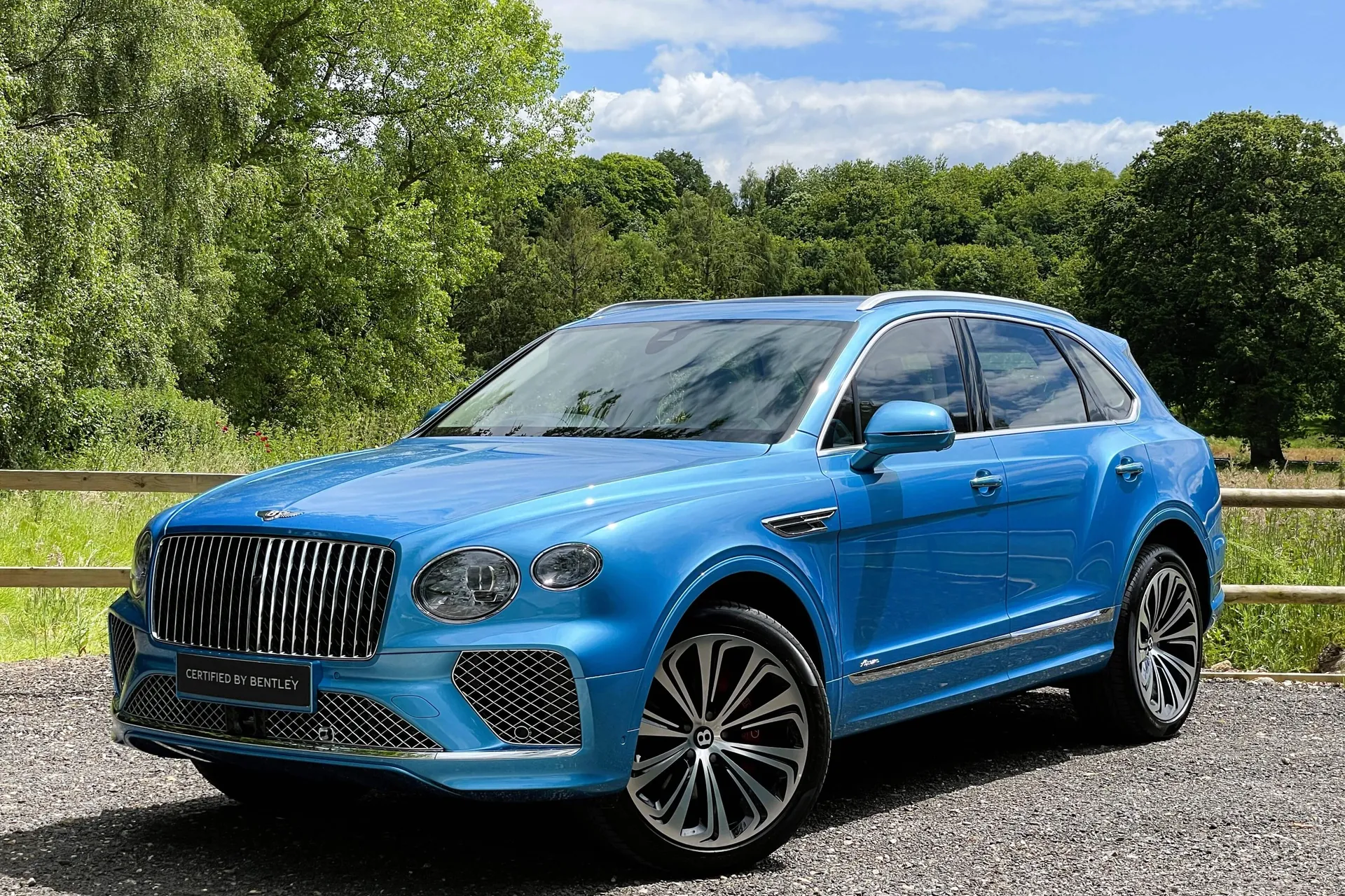 Bentley BENTAYGA thumbnail image number 4