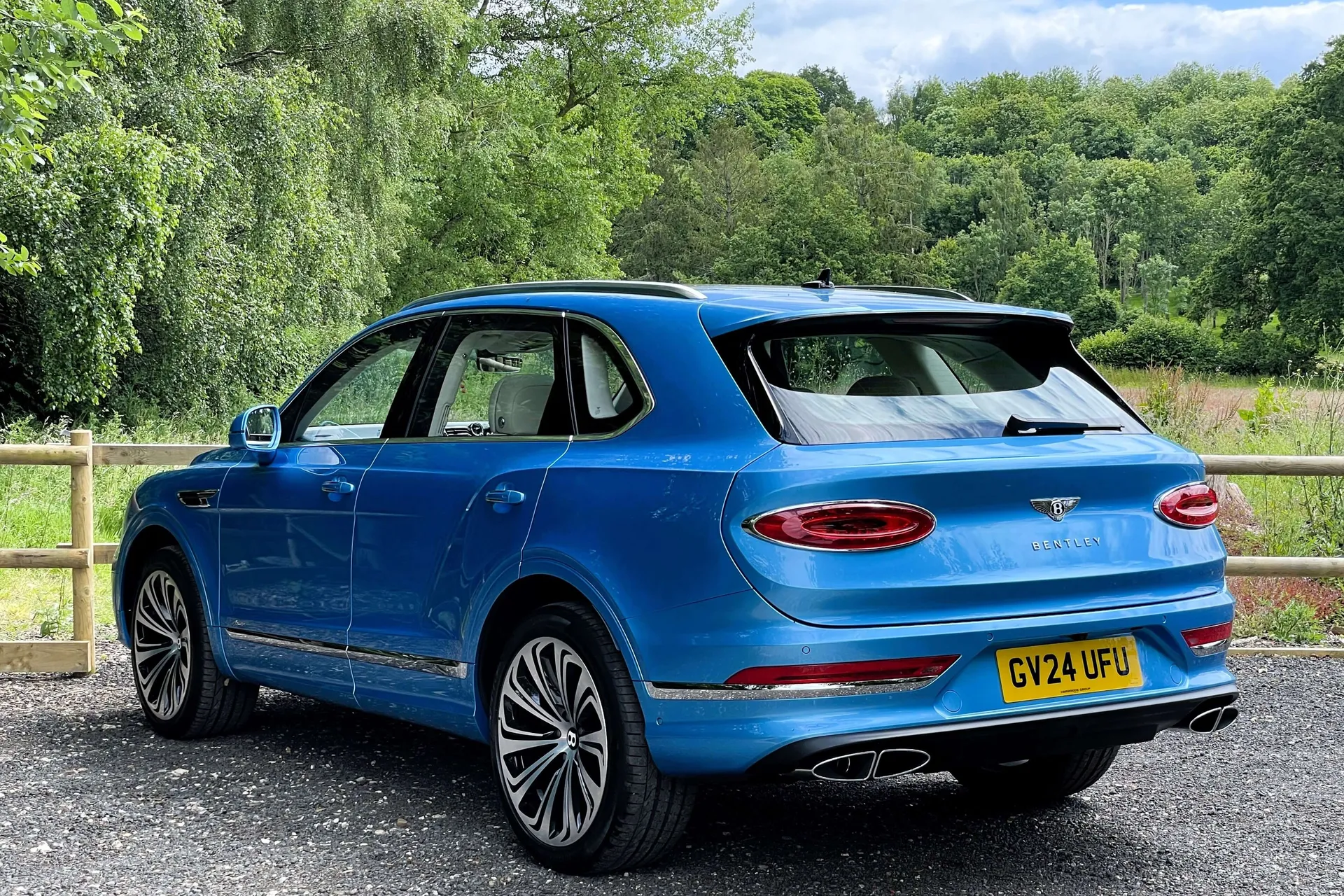 Bentley BENTAYGA thumbnail image number 11