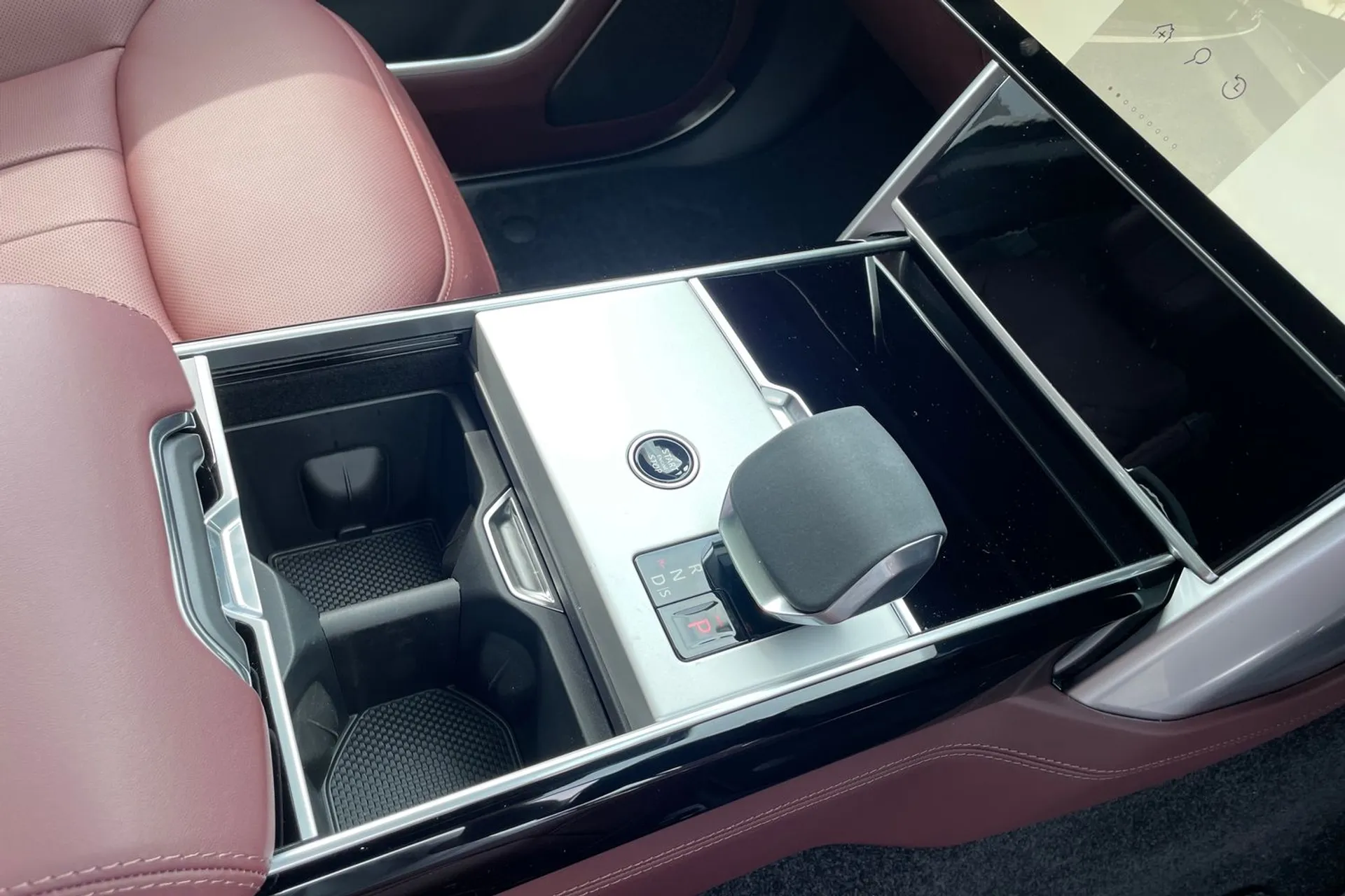 LAND ROVER RANGE ROVER thumbnail image number 21