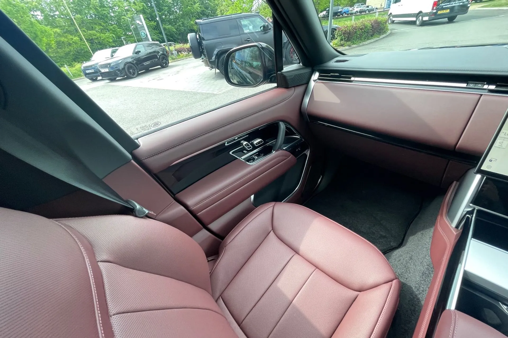 LAND ROVER RANGE ROVER thumbnail image number 13