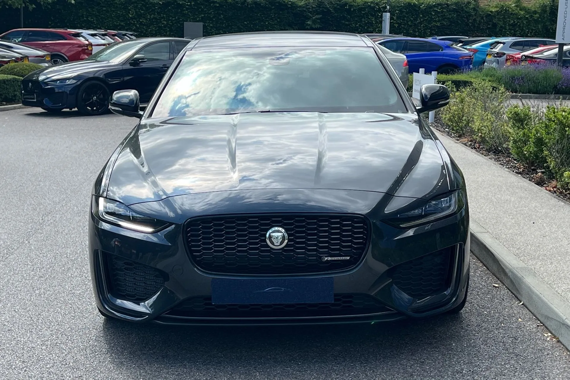 Jaguar XE thumbnail image number 13