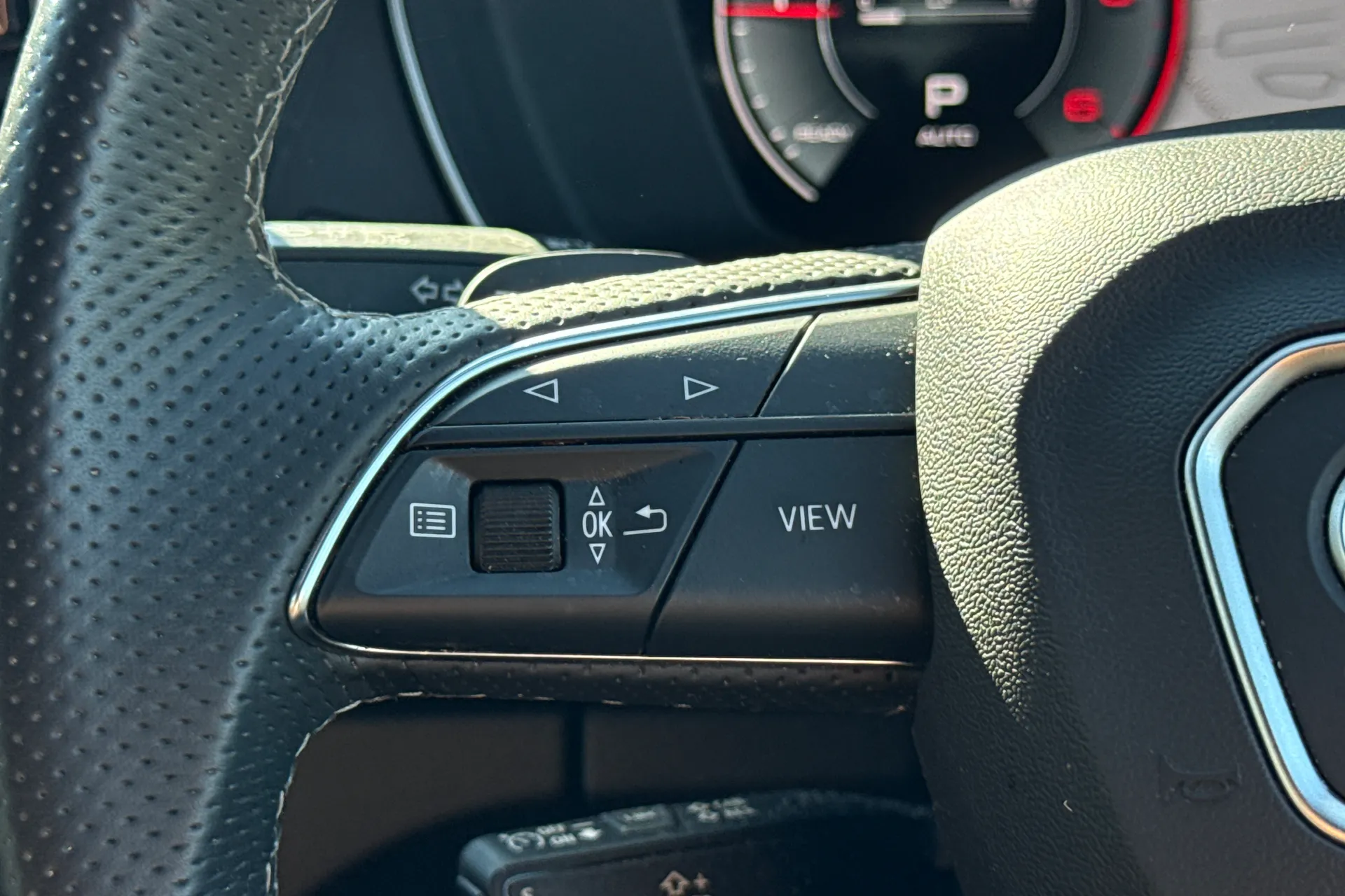 Audi Q5 thumbnail image number 10