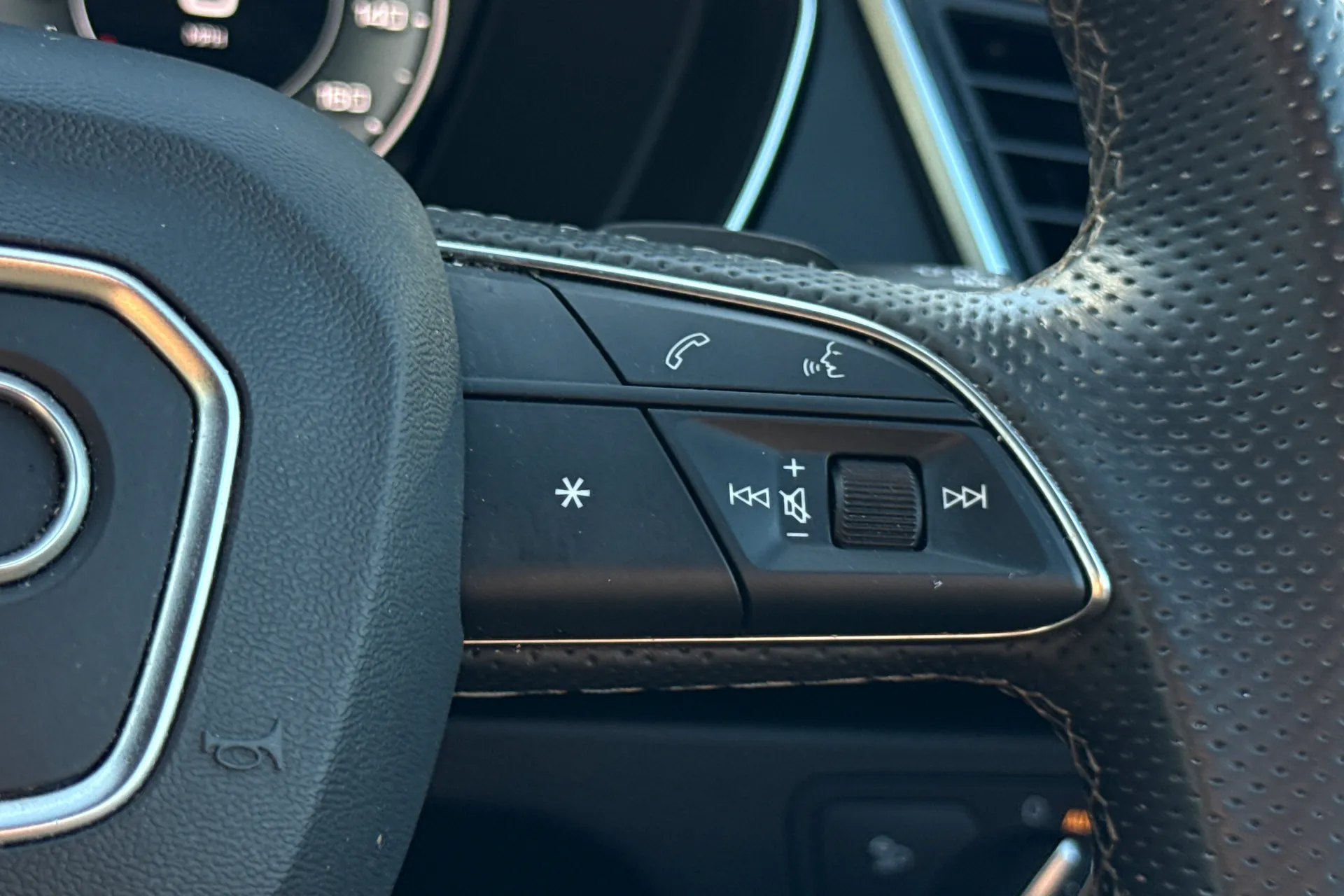 Audi Q5 thumbnail image number 9