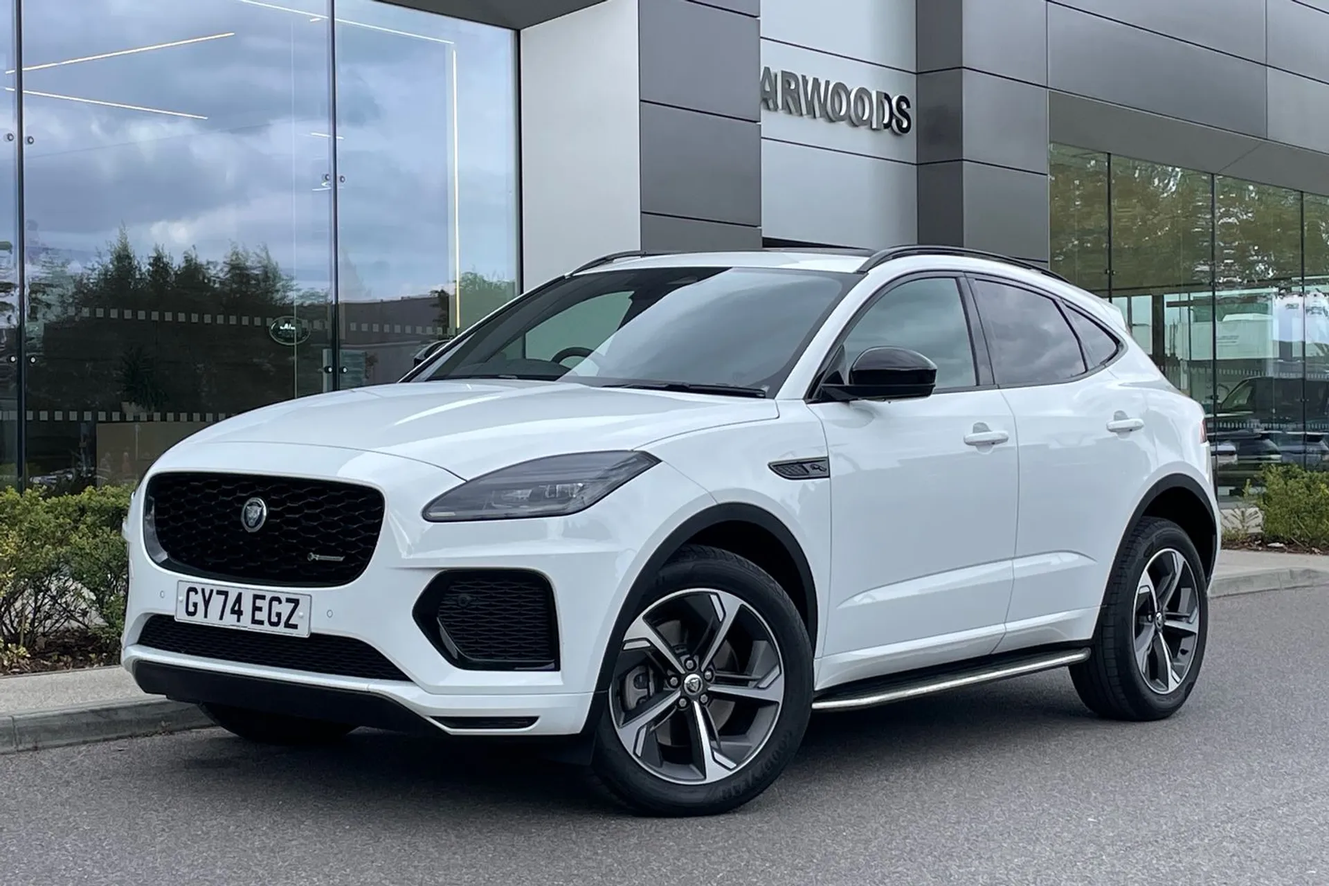 Jaguar E-PACE thumbnail image number 14
