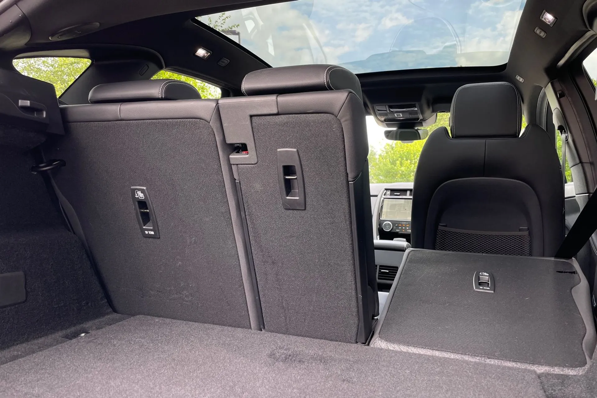 Jaguar E-PACE thumbnail image number 34