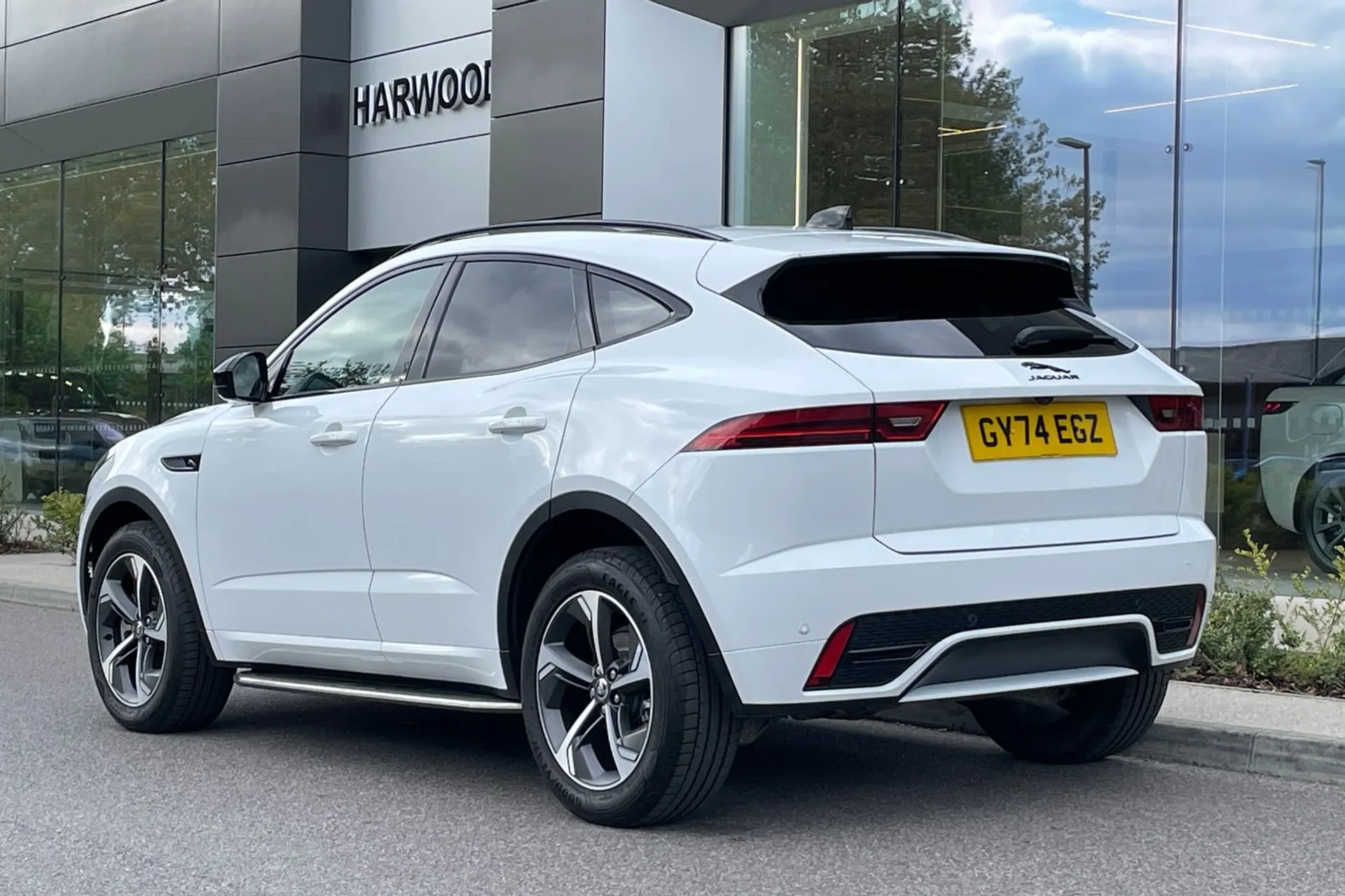 Jaguar E-PACE thumbnail image number 12