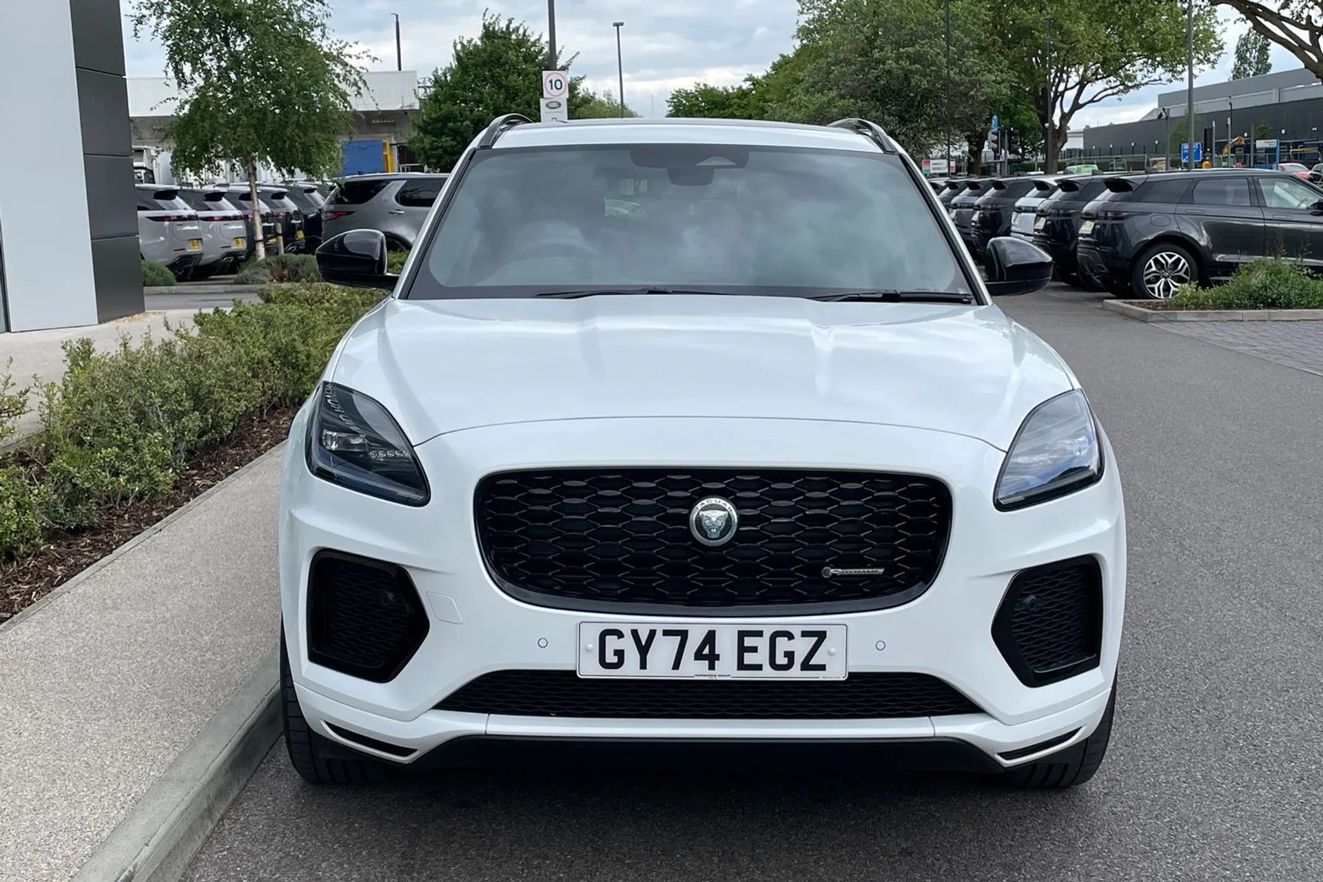 Jaguar E-PACE thumbnail image number 15
