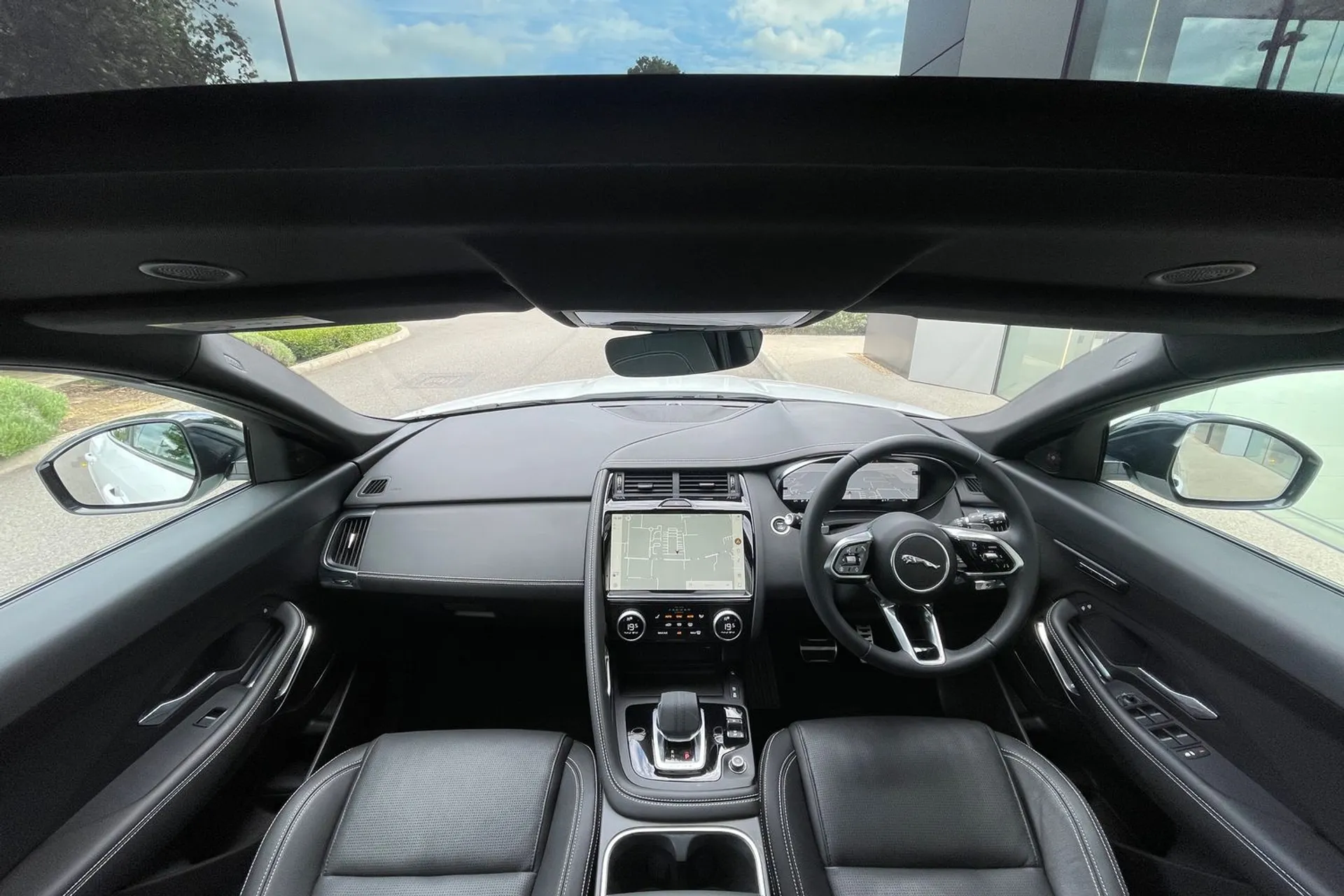 Jaguar E-PACE thumbnail image number 3