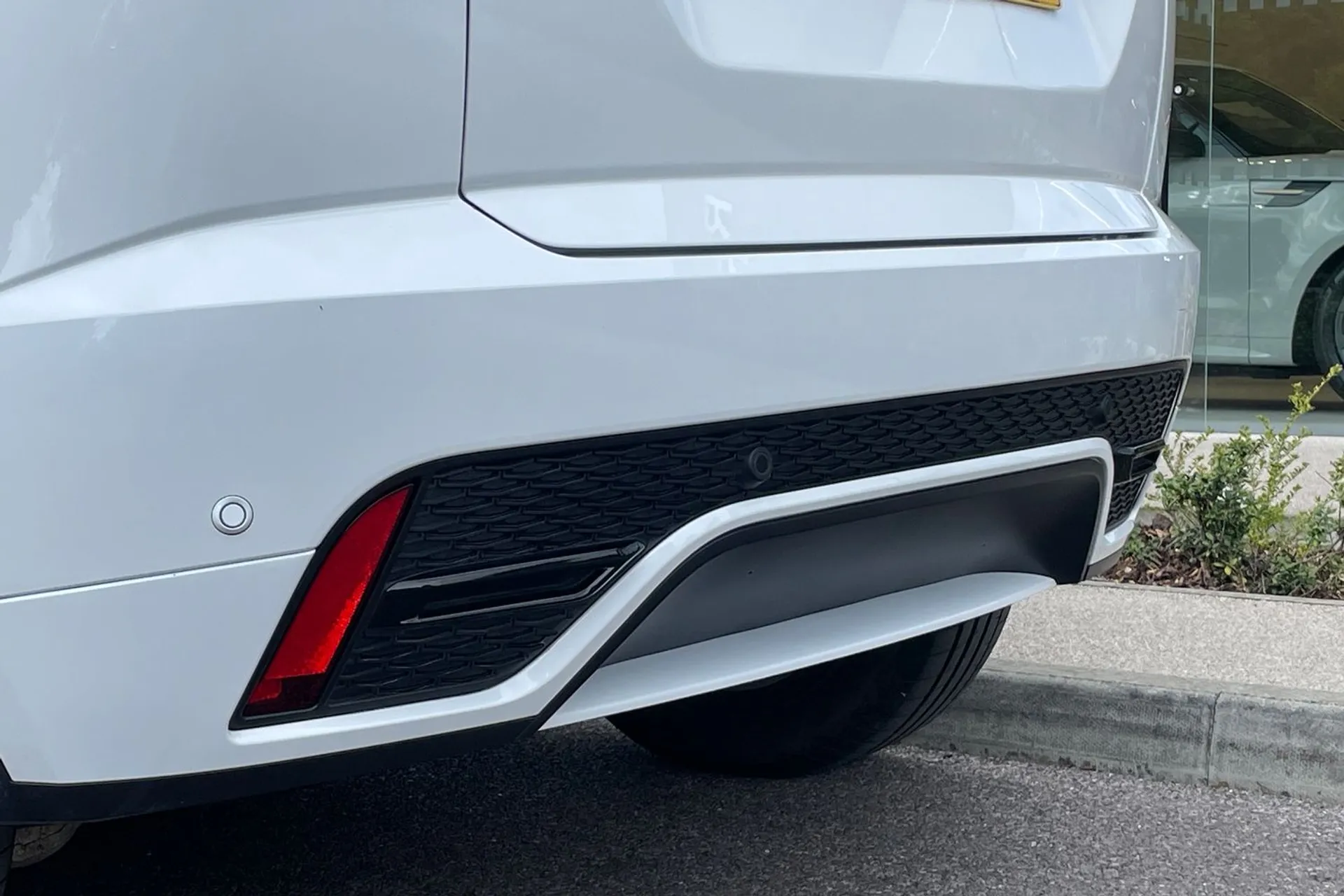 Jaguar E-PACE thumbnail image number 31