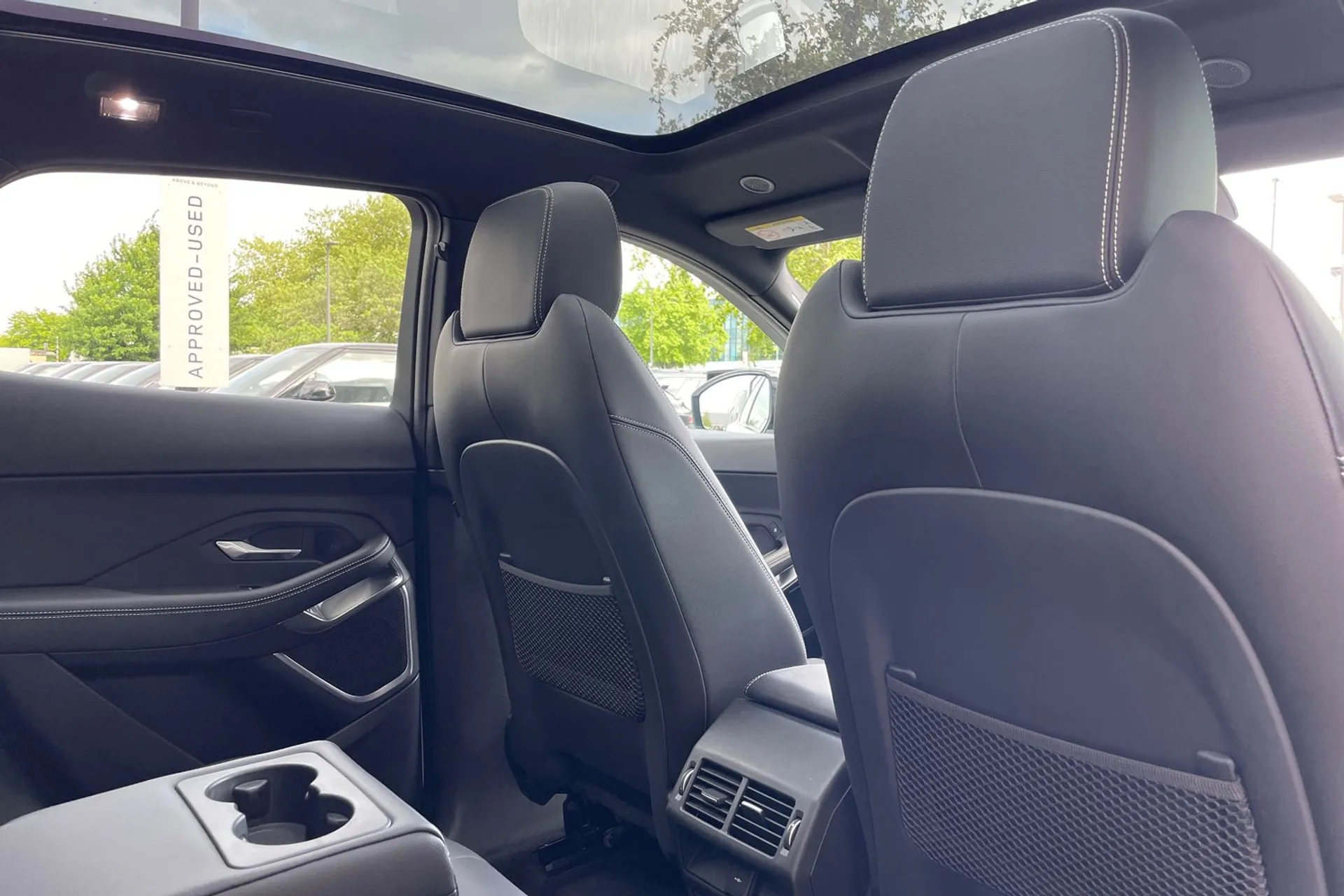 Jaguar E-PACE thumbnail image number 36