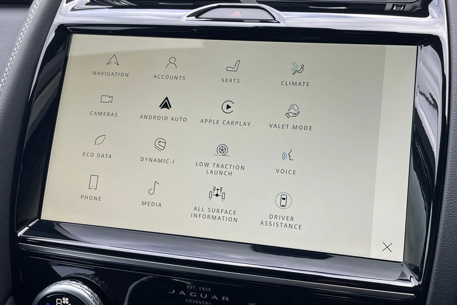 Jaguar E-PACE thumbnail image number 17